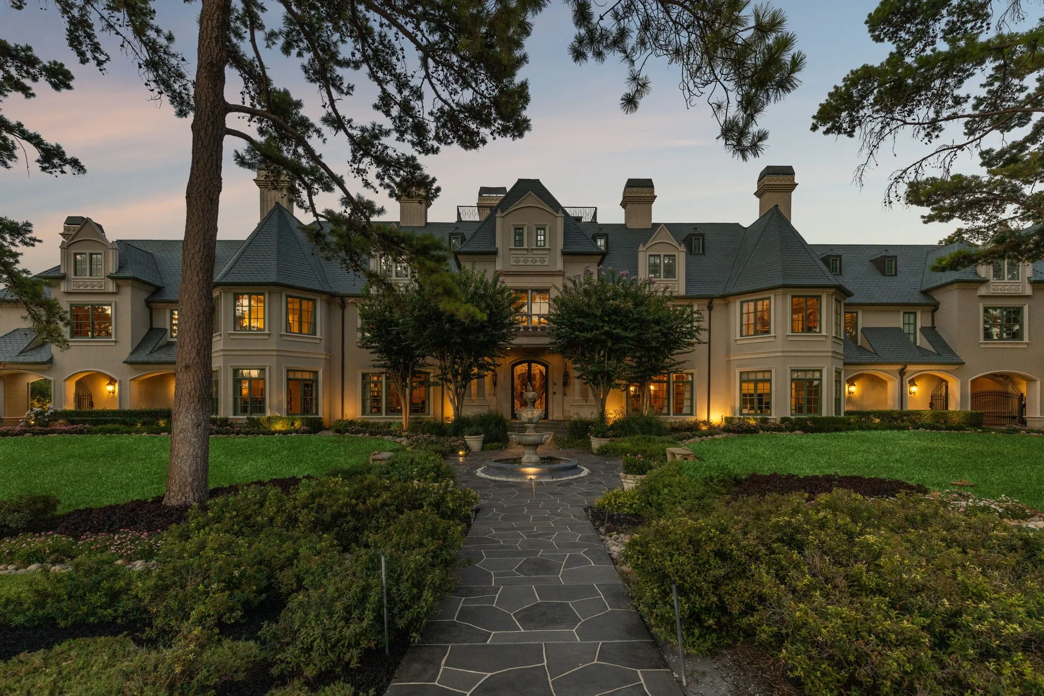 Single Family Residence For Sale in Denton County , 2100 Cavalier Way, Flower Mound, Texas 75022, 7 Bedroom, 12 Bathroom, 5 Garage spaces, 17,287 Sqft, built in 2002, mls#21370428, Real Estate Agent in Flower Mound, Homes For Sale in Denton county, Homes For Sale in Flower Mound, Realtor in Flower Mound Texas, Real Estate Brokerage Independent Realty Texas, Luminita Cordes Realtor