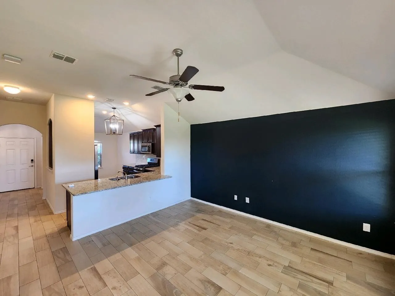 Single Family Residence For Rent in Denton County , 601 Saguaro Drive, Fort Worth, Texas 76052, 3 Bedroom, 2 Bathroom, 2 Garage spaces, 1,334 Sqft, built in 2017, mls#21373760, Real Estate Agent in Fort Worth, Homes For Rent in Denton county, Homes For Rent in Fort Worth, Realtor in Fort Worth Texas, Real Estate Brokerage Independent Realty Texas, Luminita Cordes Realtor
