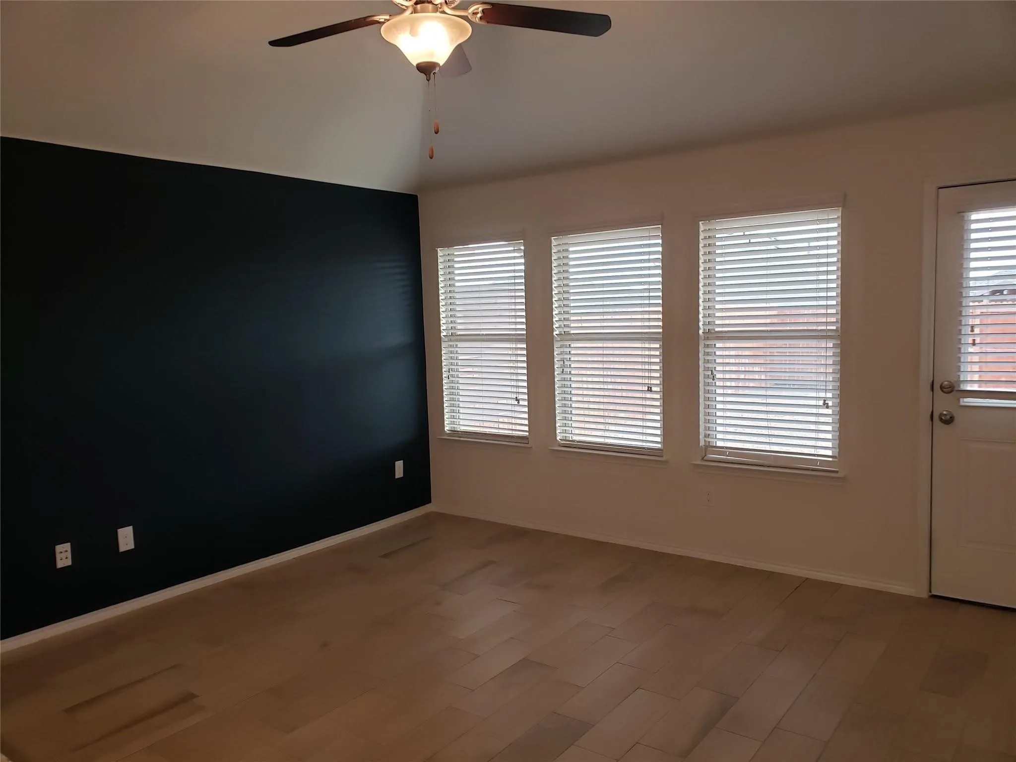 Single Family Residence For Rent in Denton County , 601 Saguaro Drive, Fort Worth, Texas 76052, 3 Bedroom, 2 Bathroom, 2 Garage spaces, 1,334 Sqft, built in 2017, mls#21373760, Real Estate Agent in Fort Worth, Homes For Rent in Denton county, Homes For Rent in Fort Worth, Realtor in Fort Worth Texas, Real Estate Brokerage Independent Realty Texas, Luminita Cordes Realtor