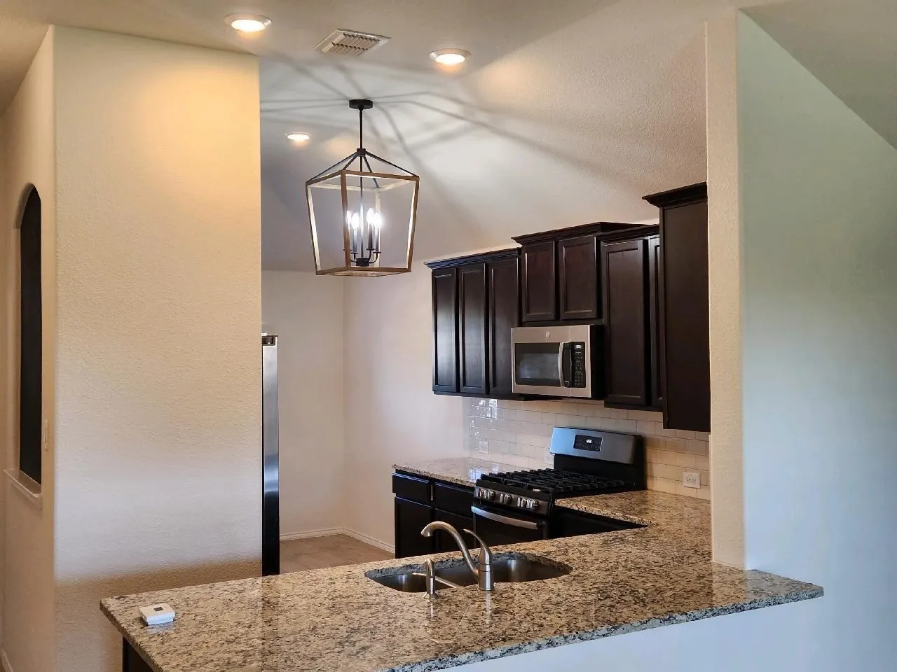 Single Family Residence For Rent in Denton County , 601 Saguaro Drive, Fort Worth, Texas 76052, 3 Bedroom, 2 Bathroom, 2 Garage spaces, 1,334 Sqft, built in 2017, mls#21373760, Real Estate Agent in Fort Worth, Homes For Rent in Denton county, Homes For Rent in Fort Worth, Realtor in Fort Worth Texas, Real Estate Brokerage Independent Realty Texas, Luminita Cordes Realtor