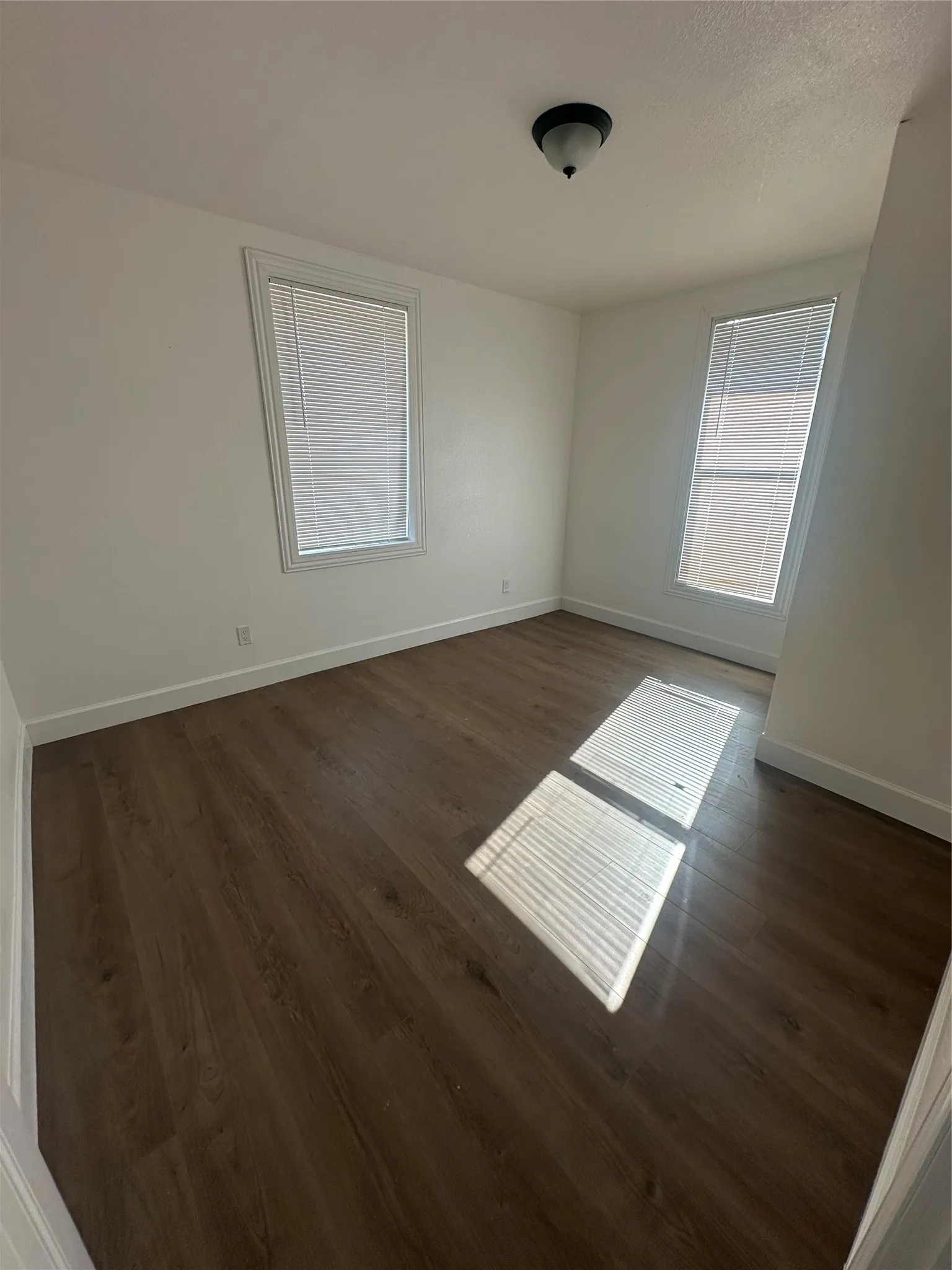 Single Family Residence For Sale in Hunt County , 1802 Up The Grove Street, Greenville, Texas 75401, 3 Bedroom, 2 Bathroom, Garage spaces, 1,036 Sqft, built in 1975, mls#21374749, Real Estate Agent in Greenville, Homes For Sale in Hunt county, Homes For Sale in Greenville, Realtor in Greenville Texas, Real Estate Brokerage Independent Realty Texas, Luminita Cordes Realtor
