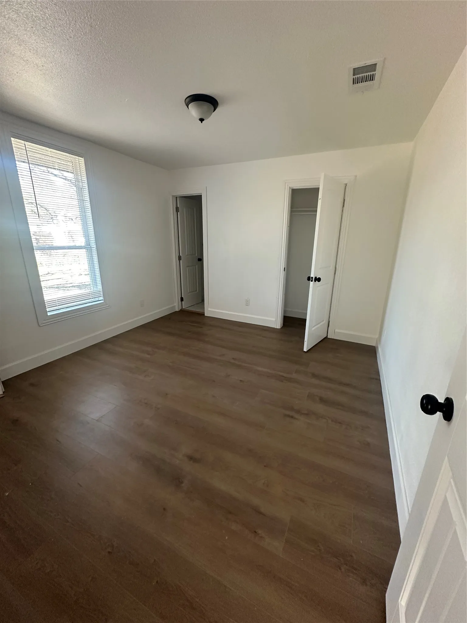 Single Family Residence For Sale in Hunt County , 1802 Up The Grove Street, Greenville, Texas 75401, 3 Bedroom, 2 Bathroom, Garage spaces, 1,036 Sqft, built in 1975, mls#21374749, Real Estate Agent in Greenville, Homes For Sale in Hunt county, Homes For Sale in Greenville, Realtor in Greenville Texas, Real Estate Brokerage Independent Realty Texas, Luminita Cordes Realtor