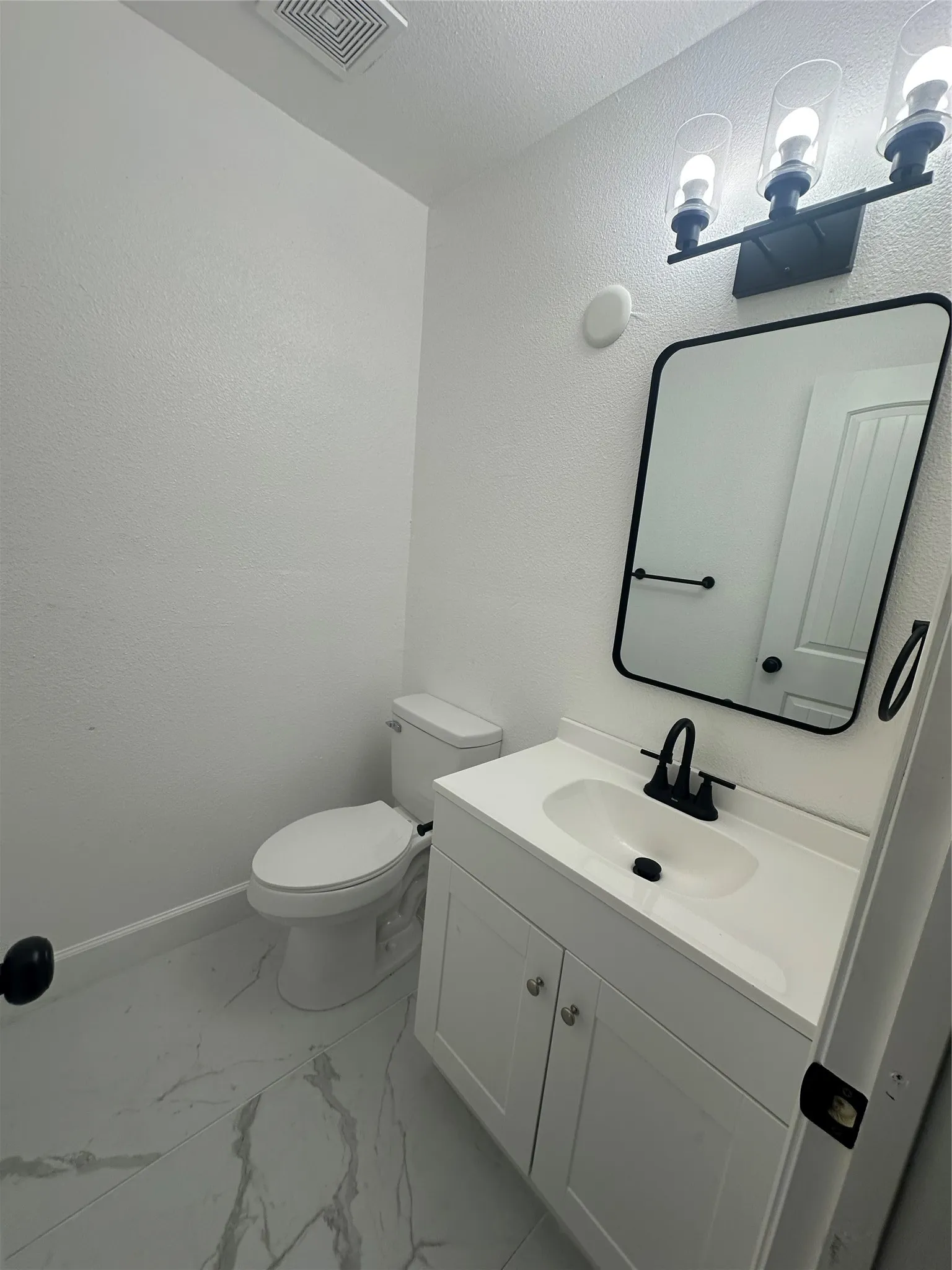 Single Family Residence For Sale in Hunt County , 1802 Up The Grove Street, Greenville, Texas 75401, 3 Bedroom, 2 Bathroom, Garage spaces, 1,036 Sqft, built in 1975, mls#21374749, Real Estate Agent in Greenville, Homes For Sale in Hunt county, Homes For Sale in Greenville, Realtor in Greenville Texas, Real Estate Brokerage Independent Realty Texas, Luminita Cordes Realtor