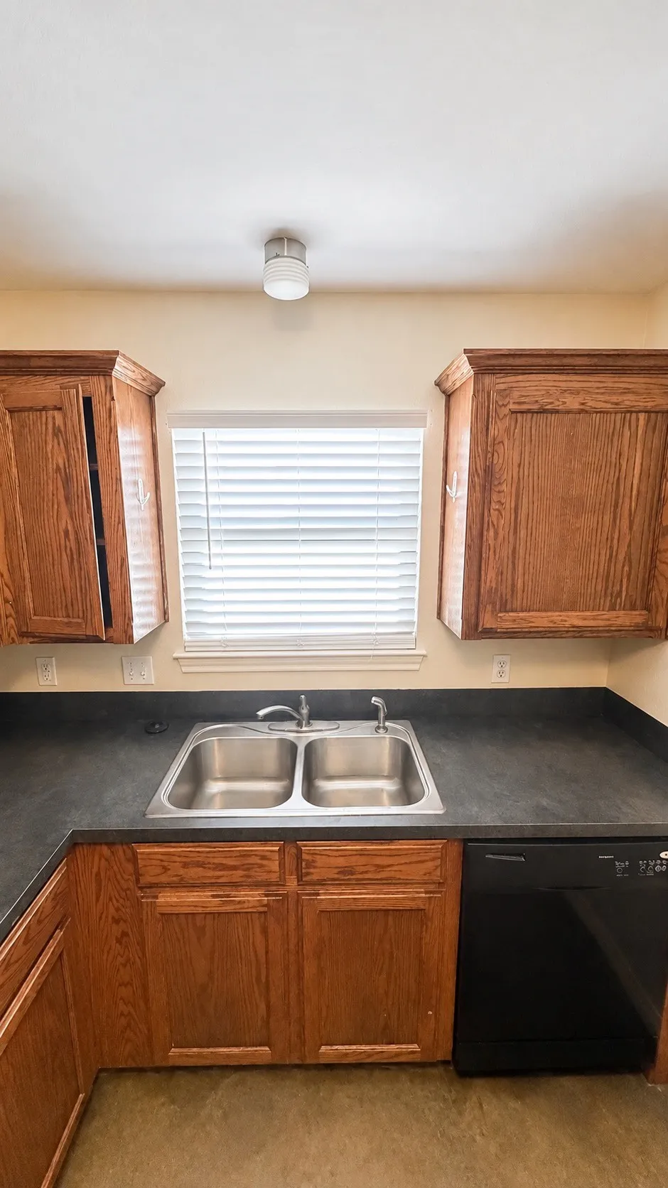 Townhouse For Rent in Taylor County , 2450 Union Lane, Abilene, Texas 79601, 1 Bedroom, 1 Bathroom, Garage spaces, 980 Sqft, built in 2007, mls#21374875, Real Estate Agent in Abilene, Homes For Rent in Taylor county, Homes For Rent in Abilene, Realtor in Abilene Texas, Real Estate Brokerage Independent Realty Texas, Luminita Cordes Realtor