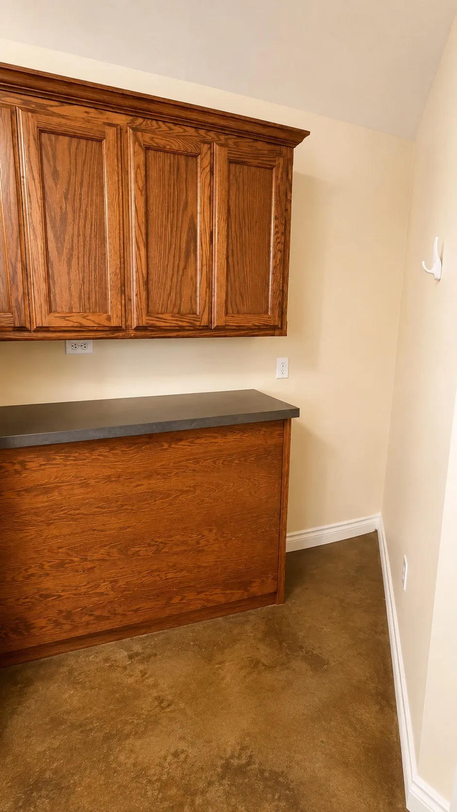 Townhouse For Rent in Taylor County , 2450 Union Lane, Abilene, Texas 79601, 1 Bedroom, 1 Bathroom, Garage spaces, 980 Sqft, built in 2007, mls#21374875, Real Estate Agent in Abilene, Homes For Rent in Taylor county, Homes For Rent in Abilene, Realtor in Abilene Texas, Real Estate Brokerage Independent Realty Texas, Luminita Cordes Realtor