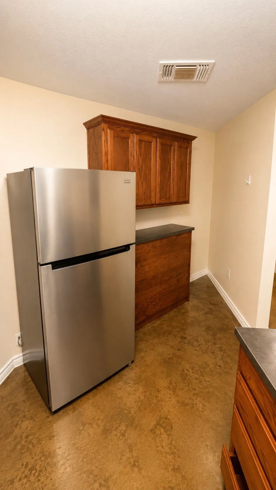 Townhouse For Rent in Taylor County , 2450 Union Lane, Abilene, Texas 79601, 1 Bedroom, 1 Bathroom, Garage spaces, 980 Sqft, built in 2007, mls#21374875, Real Estate Agent in Abilene, Homes For Rent in Taylor county, Homes For Rent in Abilene, Realtor in Abilene Texas, Real Estate Brokerage Independent Realty Texas, Luminita Cordes Realtor