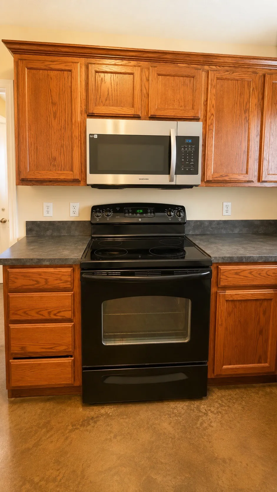 Townhouse For Rent in Taylor County , 2450 Union Lane, Abilene, Texas 79601, 1 Bedroom, 1 Bathroom, Garage spaces, 980 Sqft, built in 2007, mls#21374875, Real Estate Agent in Abilene, Homes For Rent in Taylor county, Homes For Rent in Abilene, Realtor in Abilene Texas, Real Estate Brokerage Independent Realty Texas, Luminita Cordes Realtor