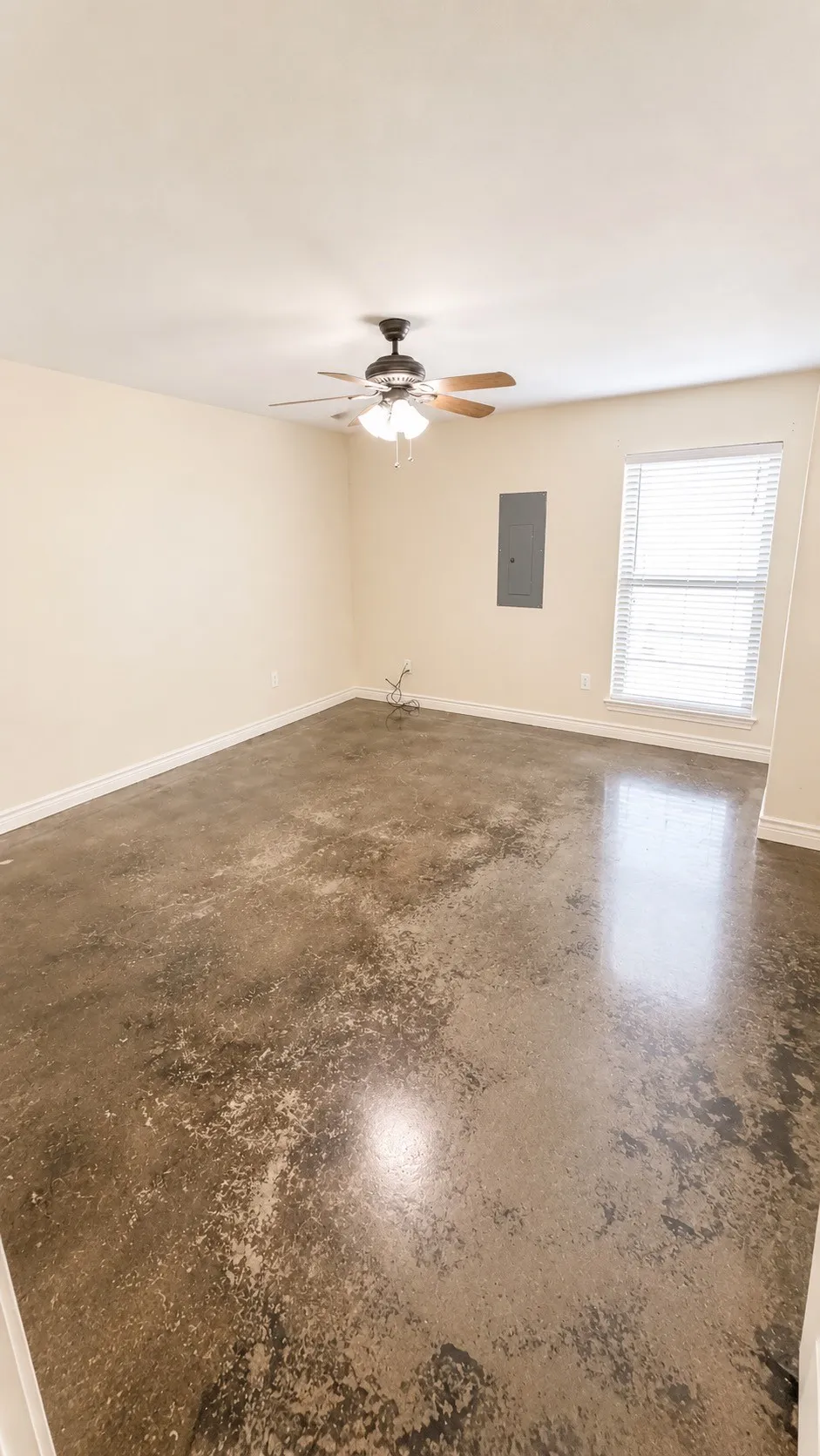 Townhouse For Rent in Taylor County , 2450 Union Lane, Abilene, Texas 79601, 1 Bedroom, 1 Bathroom, Garage spaces, 980 Sqft, built in 2007, mls#21374875, Real Estate Agent in Abilene, Homes For Rent in Taylor county, Homes For Rent in Abilene, Realtor in Abilene Texas, Real Estate Brokerage Independent Realty Texas, Luminita Cordes Realtor