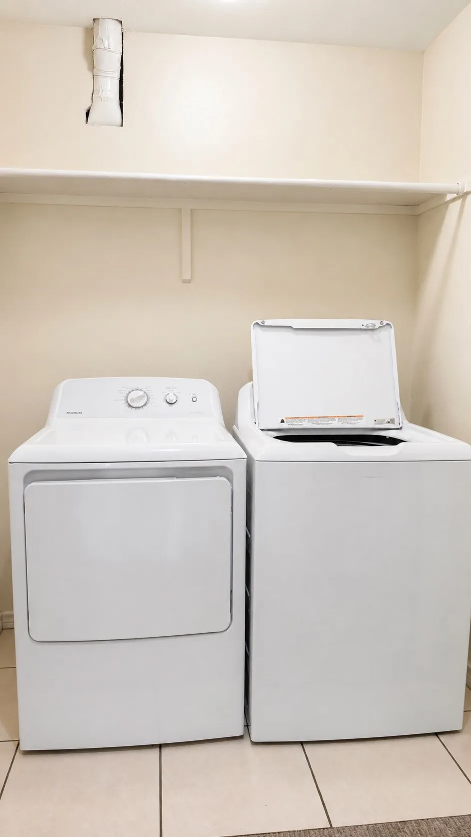 Townhouse For Rent in Taylor County , 2450 Union Lane, Abilene, Texas 79601, 1 Bedroom, 1 Bathroom, Garage spaces, 980 Sqft, built in 2007, mls#21374875, Real Estate Agent in Abilene, Homes For Rent in Taylor county, Homes For Rent in Abilene, Realtor in Abilene Texas, Real Estate Brokerage Independent Realty Texas, Luminita Cordes Realtor