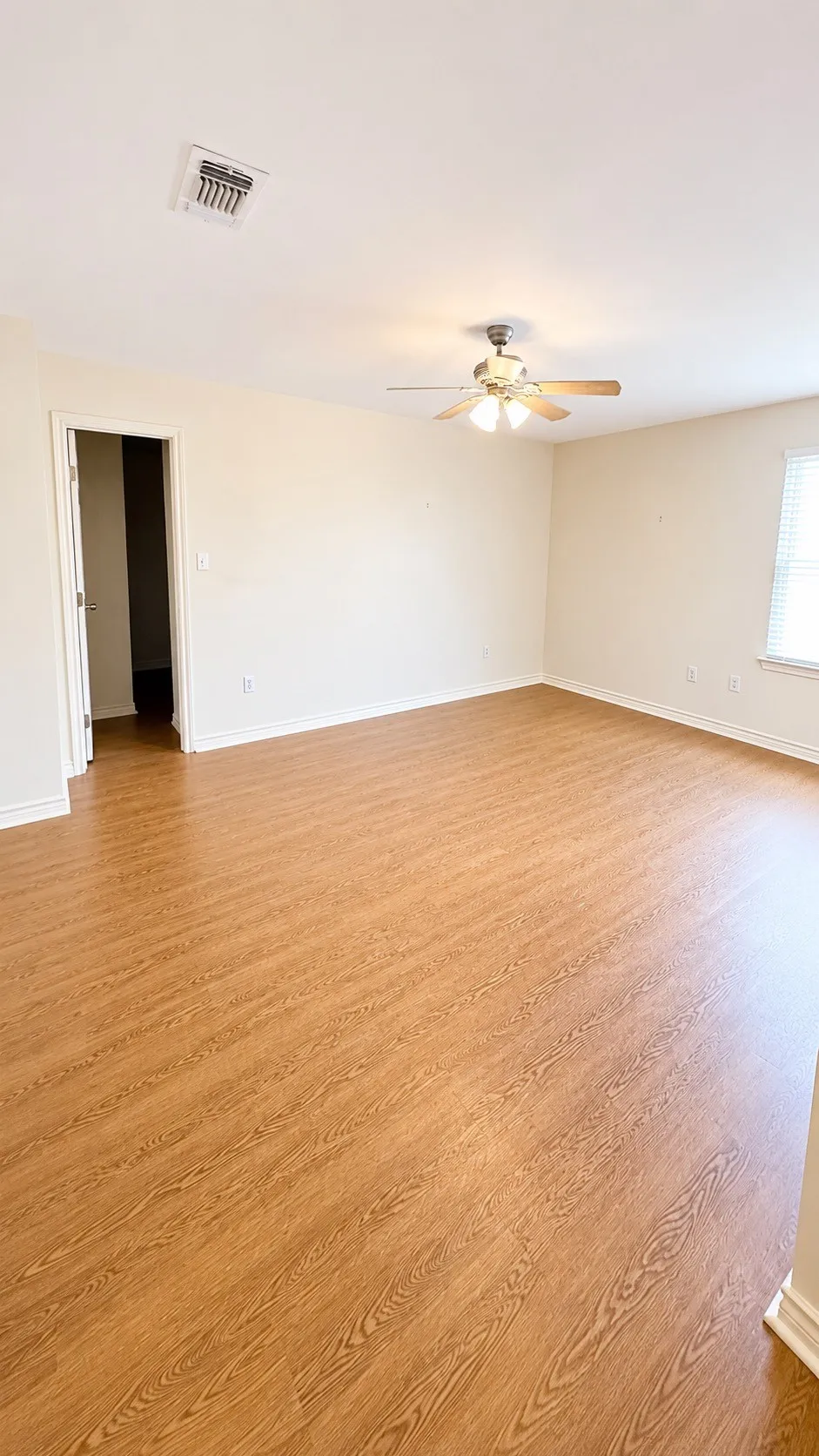 MAIN BEDROOM