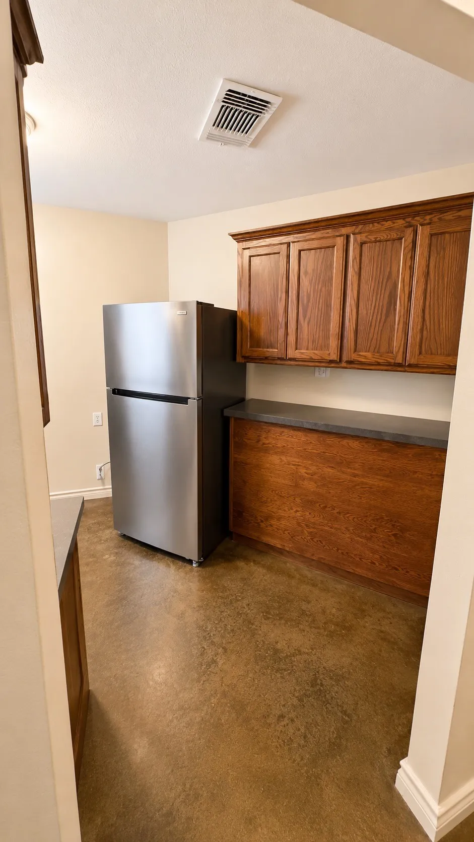 Townhouse For Rent in Taylor County , 2450 Union Lane, Abilene, Texas 79601, 1 Bedroom, 1 Bathroom, Garage spaces, 980 Sqft, built in 2007, mls#21374875, Real Estate Agent in Abilene, Homes For Rent in Taylor county, Homes For Rent in Abilene, Realtor in Abilene Texas, Real Estate Brokerage Independent Realty Texas, Luminita Cordes Realtor
