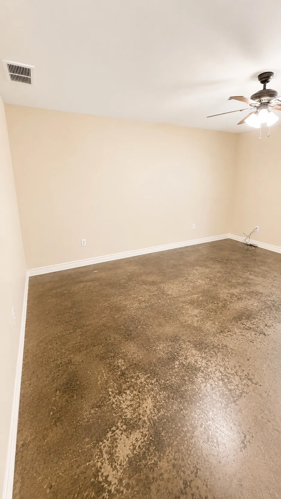 Townhouse For Rent in Taylor County , 2450 Union Lane, Abilene, Texas 79601, 1 Bedroom, 1 Bathroom, Garage spaces, 980 Sqft, built in 2007, mls#21374875, Real Estate Agent in Abilene, Homes For Rent in Taylor county, Homes For Rent in Abilene, Realtor in Abilene Texas, Real Estate Brokerage Independent Realty Texas, Luminita Cordes Realtor