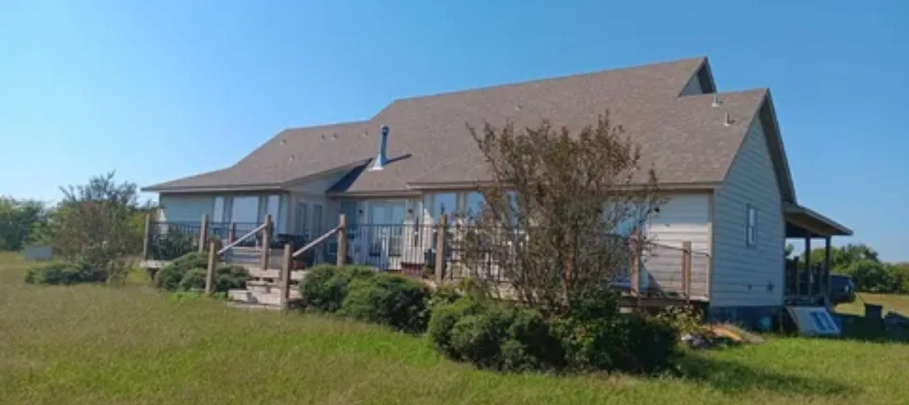 Farm For Sale in Hopkins County , 2882 Farm Road 3134, Cumby, Texas 75433, 3 Bedroom, 4 Bathroom, Garage spaces, 2,276 Sqft, built in 2004, mls#21374724, Real Estate Agent in Cumby, Homes For Sale in Hopkins county, Homes For Sale in Cumby, Realtor in Cumby Texas, Real Estate Brokerage Independent Realty Texas, Luminita Cordes Realtor