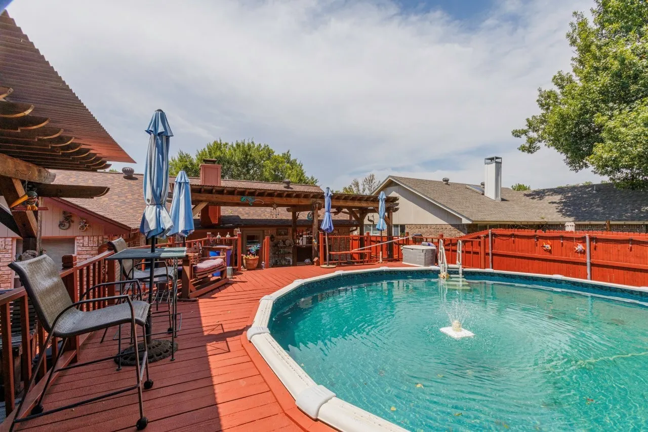 Single Family Residence For Sale in Tarrant County , 6912 Lyndale Drive, Watauga, Texas 76148, 3 Bedroom, 2 Bathroom, 2 Garage spaces, 1,590 Sqft, built in 1988, mls#21374877, Real Estate Agent in Watauga, Homes For Sale in Tarrant county, Homes For Sale in Watauga, Realtor in Watauga Texas, Real Estate Brokerage Independent Realty Texas, Luminita Cordes Realtor