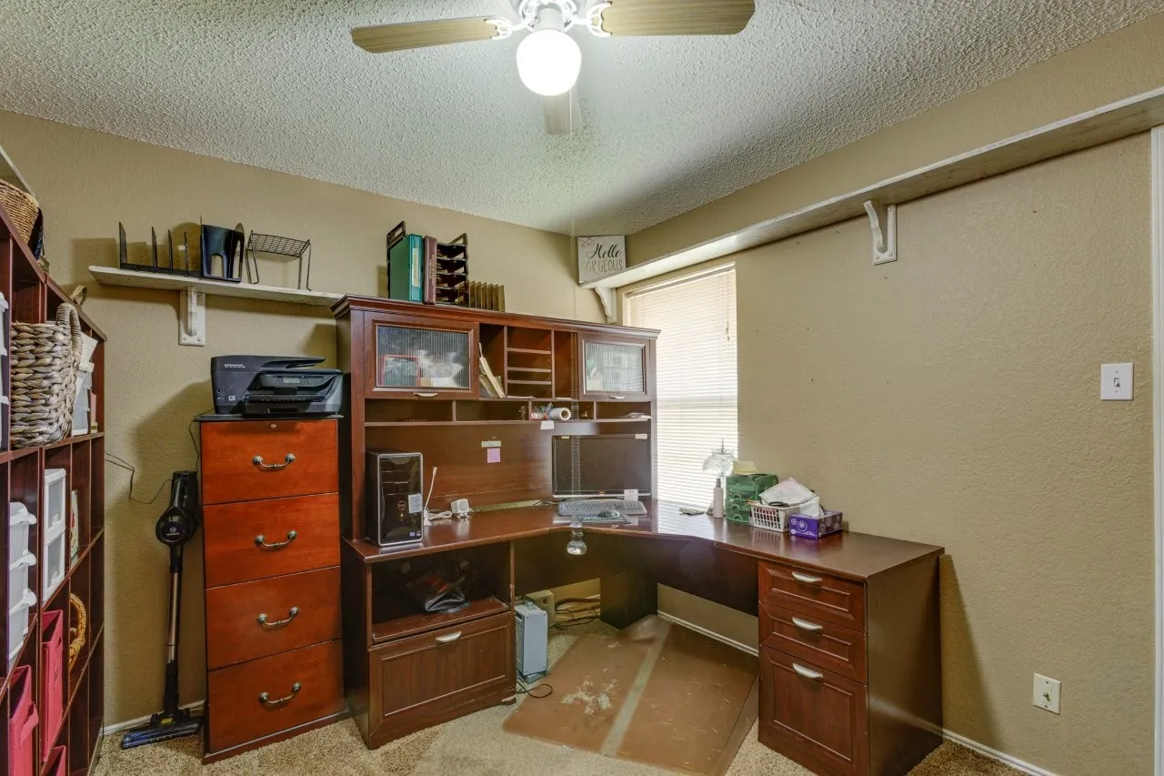 Single Family Residence For Sale in Tarrant County , 6912 Lyndale Drive, Watauga, Texas 76148, 3 Bedroom, 2 Bathroom, 2 Garage spaces, 1,590 Sqft, built in 1988, mls#21374877, Real Estate Agent in Watauga, Homes For Sale in Tarrant county, Homes For Sale in Watauga, Realtor in Watauga Texas, Real Estate Brokerage Independent Realty Texas, Luminita Cordes Realtor
