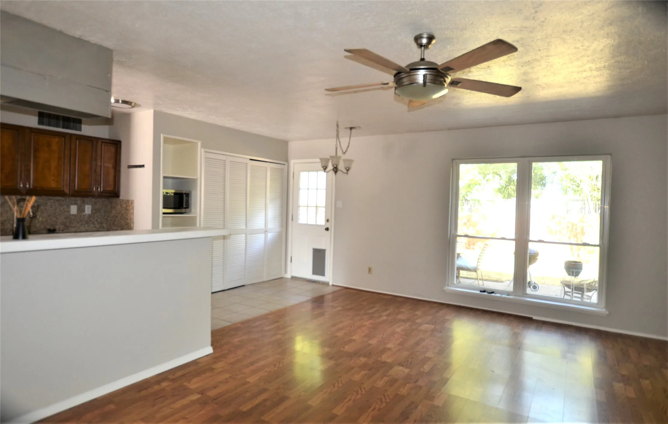 Single Family Residence For Rent in Collin County , 114 W Way Drive, Allen, Texas 75002, 3 Bedroom, 2 Bathroom, 2 Garage spaces, 1,430 Sqft, built in 1978, mls#21374595, Real Estate Agent in Allen, Homes For Rent in Collin county, Homes For Rent in Allen, Realtor in Allen Texas, Real Estate Brokerage Independent Realty Texas, Luminita Cordes Realtor