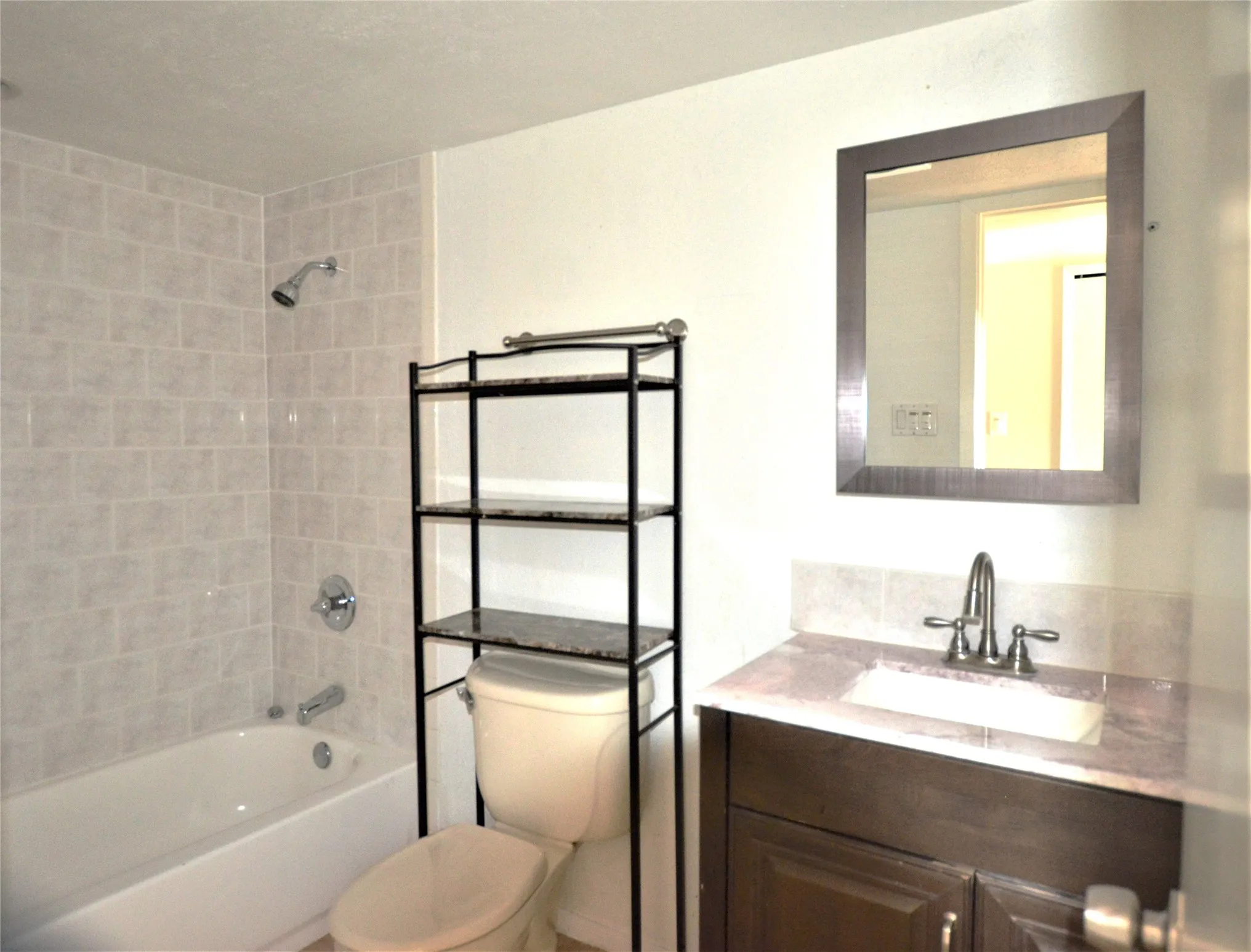 Single Family Residence For Rent in Collin County , 114 W Way Drive, Allen, Texas 75002, 3 Bedroom, 2 Bathroom, 2 Garage spaces, 1,430 Sqft, built in 1978, mls#21374595, Real Estate Agent in Allen, Homes For Rent in Collin county, Homes For Rent in Allen, Realtor in Allen Texas, Real Estate Brokerage Independent Realty Texas, Luminita Cordes Realtor