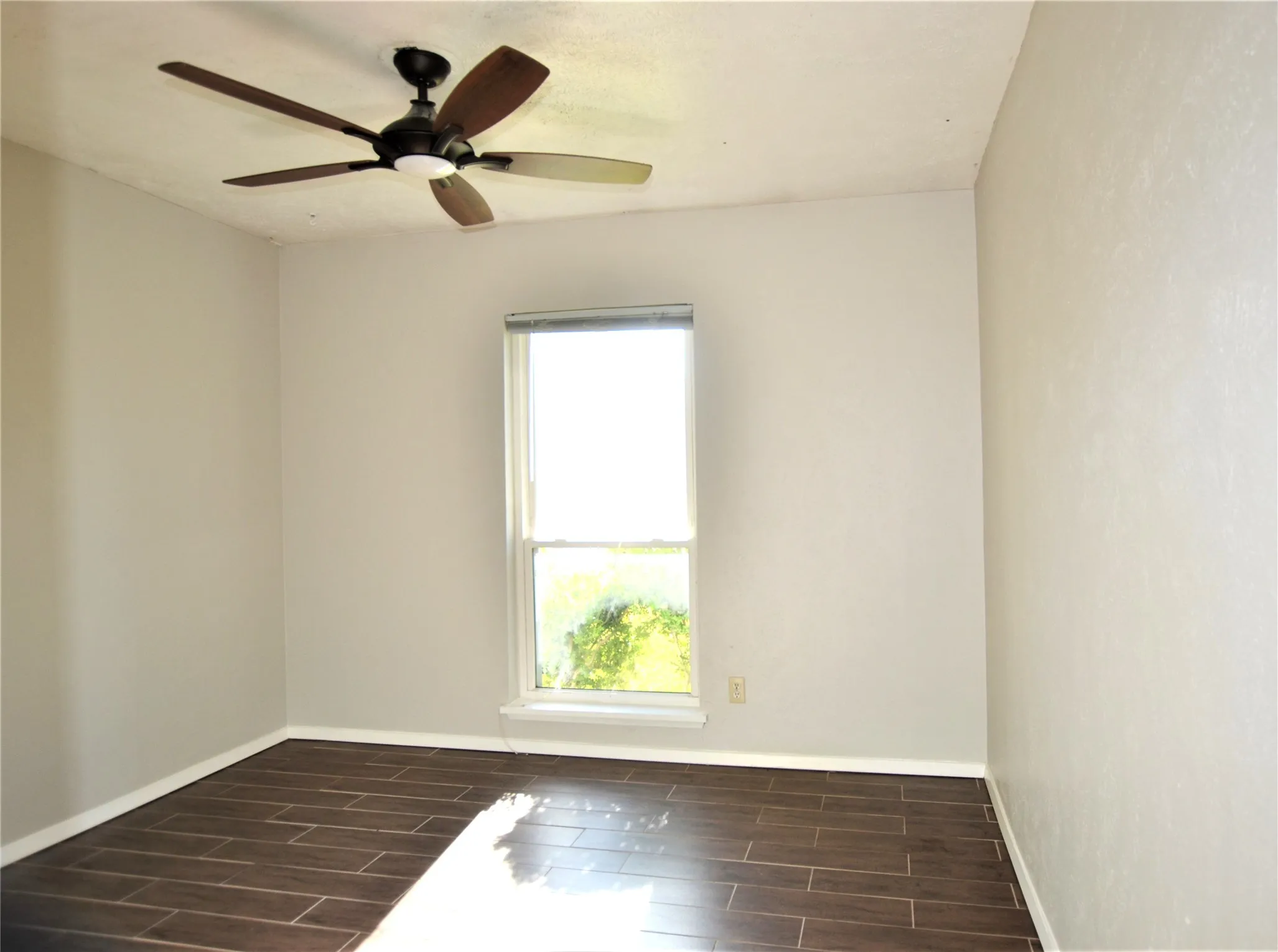 Single Family Residence For Rent in Collin County , 114 W Way Drive, Allen, Texas 75002, 3 Bedroom, 2 Bathroom, 2 Garage spaces, 1,430 Sqft, built in 1978, mls#21374595, Real Estate Agent in Allen, Homes For Rent in Collin county, Homes For Rent in Allen, Realtor in Allen Texas, Real Estate Brokerage Independent Realty Texas, Luminita Cordes Realtor