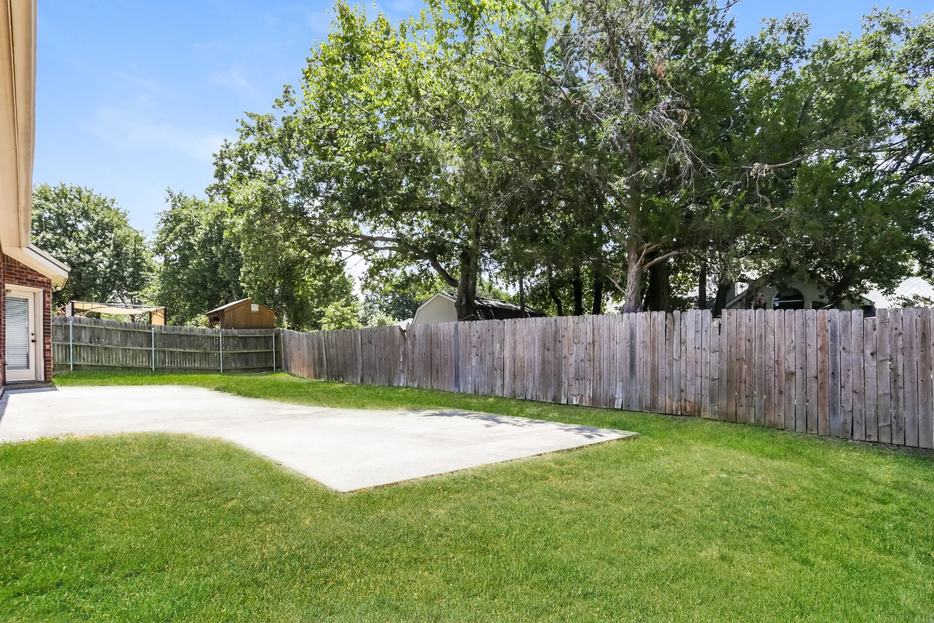 Single Family Residence For Sale in Tarrant County , 2217 Forest Park Circle, Mansfield, Texas 76063, 3 Bedroom, 2 Bathroom, 2 Garage spaces, 2,307 Sqft, built in 2001, mls#21373813, Real Estate Agent in Mansfield, Homes For Sale in Tarrant county, Homes For Sale in Mansfield, Realtor in Mansfield Texas, Real Estate Brokerage Independent Realty Texas, Luminita Cordes Realtor
