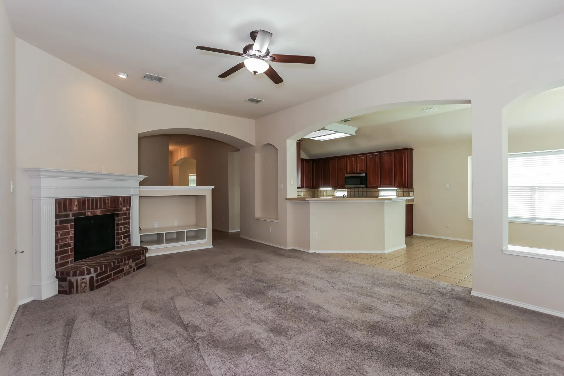 Single Family Residence For Sale in Tarrant County , 2217 Forest Park Circle, Mansfield, Texas 76063, 3 Bedroom, 2 Bathroom, 2 Garage spaces, 2,307 Sqft, built in 2001, mls#21373813, Real Estate Agent in Mansfield, Homes For Sale in Tarrant county, Homes For Sale in Mansfield, Realtor in Mansfield Texas, Real Estate Brokerage Independent Realty Texas, Luminita Cordes Realtor