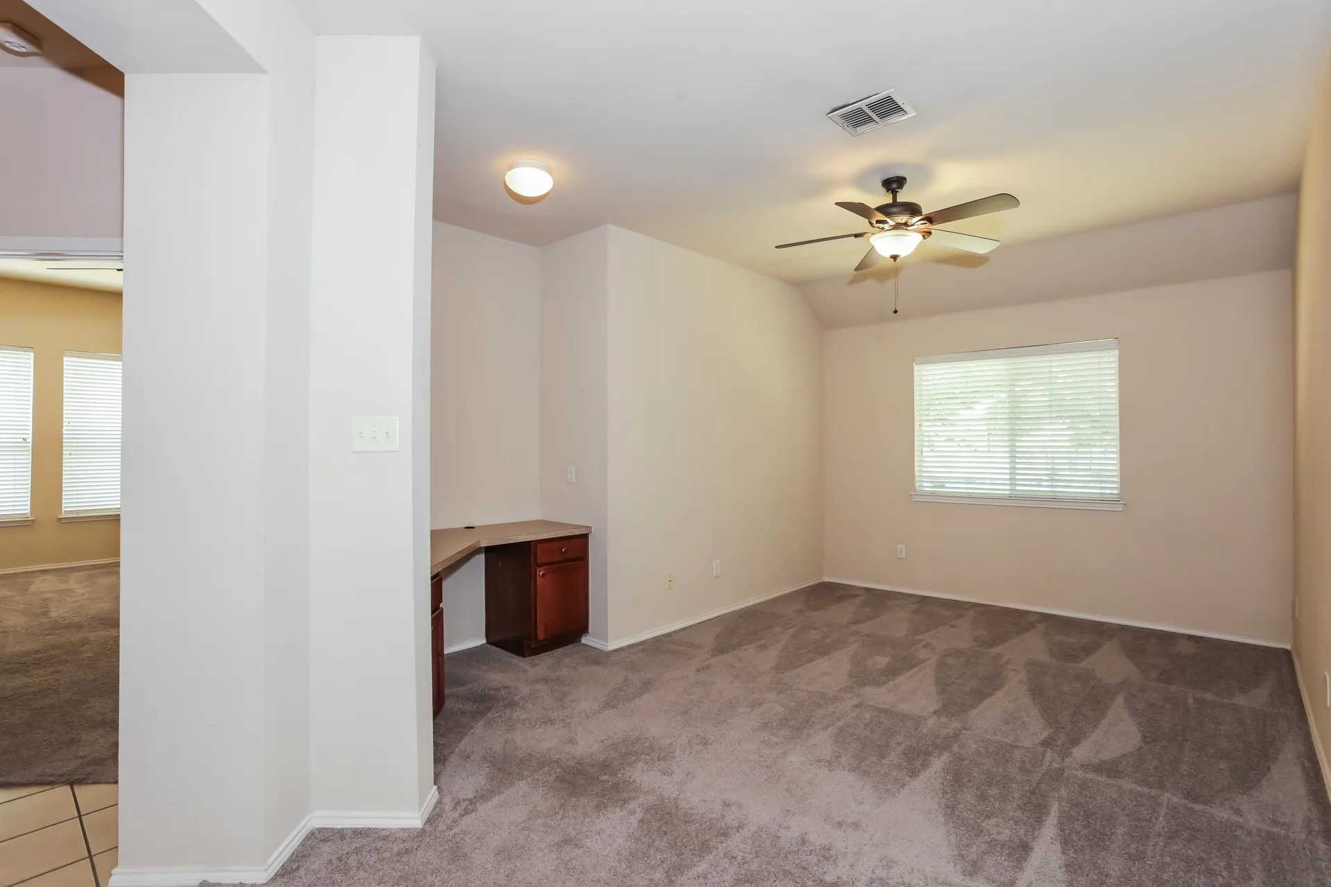 Single Family Residence For Sale in Tarrant County , 2217 Forest Park Circle, Mansfield, Texas 76063, 3 Bedroom, 2 Bathroom, 2 Garage spaces, 2,307 Sqft, built in 2001, mls#21373813, Real Estate Agent in Mansfield, Homes For Sale in Tarrant county, Homes For Sale in Mansfield, Realtor in Mansfield Texas, Real Estate Brokerage Independent Realty Texas, Luminita Cordes Realtor