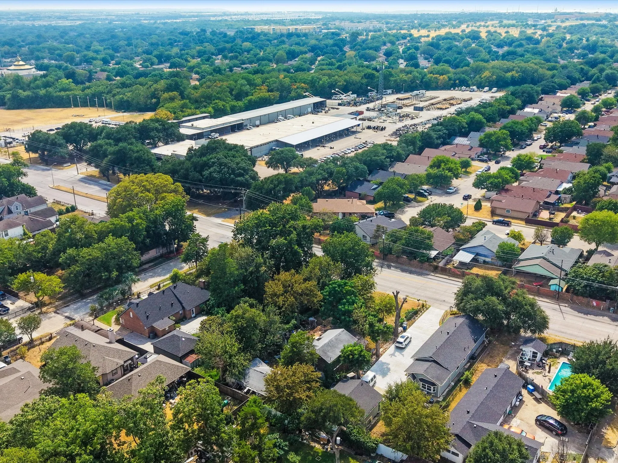 Single Family Residence For Sale in Dallas County , 1812 S Cockrell Hill Road, Dallas, Texas 75211, 3 Bedroom, 1 Bathroom, 2 Garage spaces, 2,096 Sqft, built in 1946, mls#21374331, Real Estate Agent in Dallas, Homes For Sale in Dallas county, Homes For Sale in Dallas, Realtor in Dallas Texas, Real Estate Brokerage Independent Realty Texas, Luminita Cordes Realtor