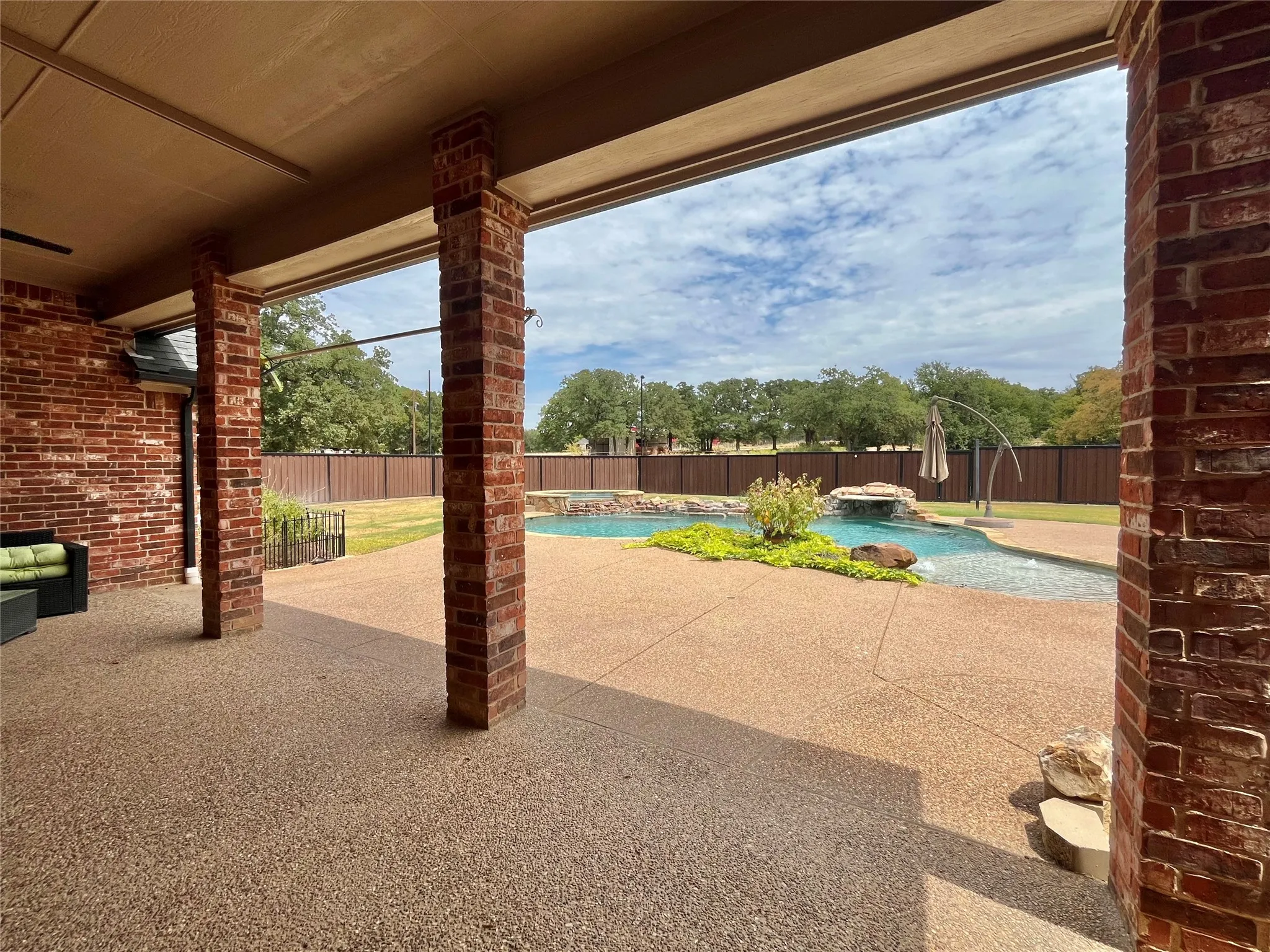 Single Family Residence For Sale in Wise County , 245 Spring Creek Court, Paradise, Texas 76073, 3 Bedroom, 3 Bathroom, 3 Garage spaces, 2,640 Sqft, built in 2001, mls#21372609, Real Estate Agent in Paradise, Homes For Sale in Wise county, Homes For Sale in Paradise, Realtor in Paradise Texas, Real Estate Brokerage Independent Realty Texas, Luminita Cordes Realtor