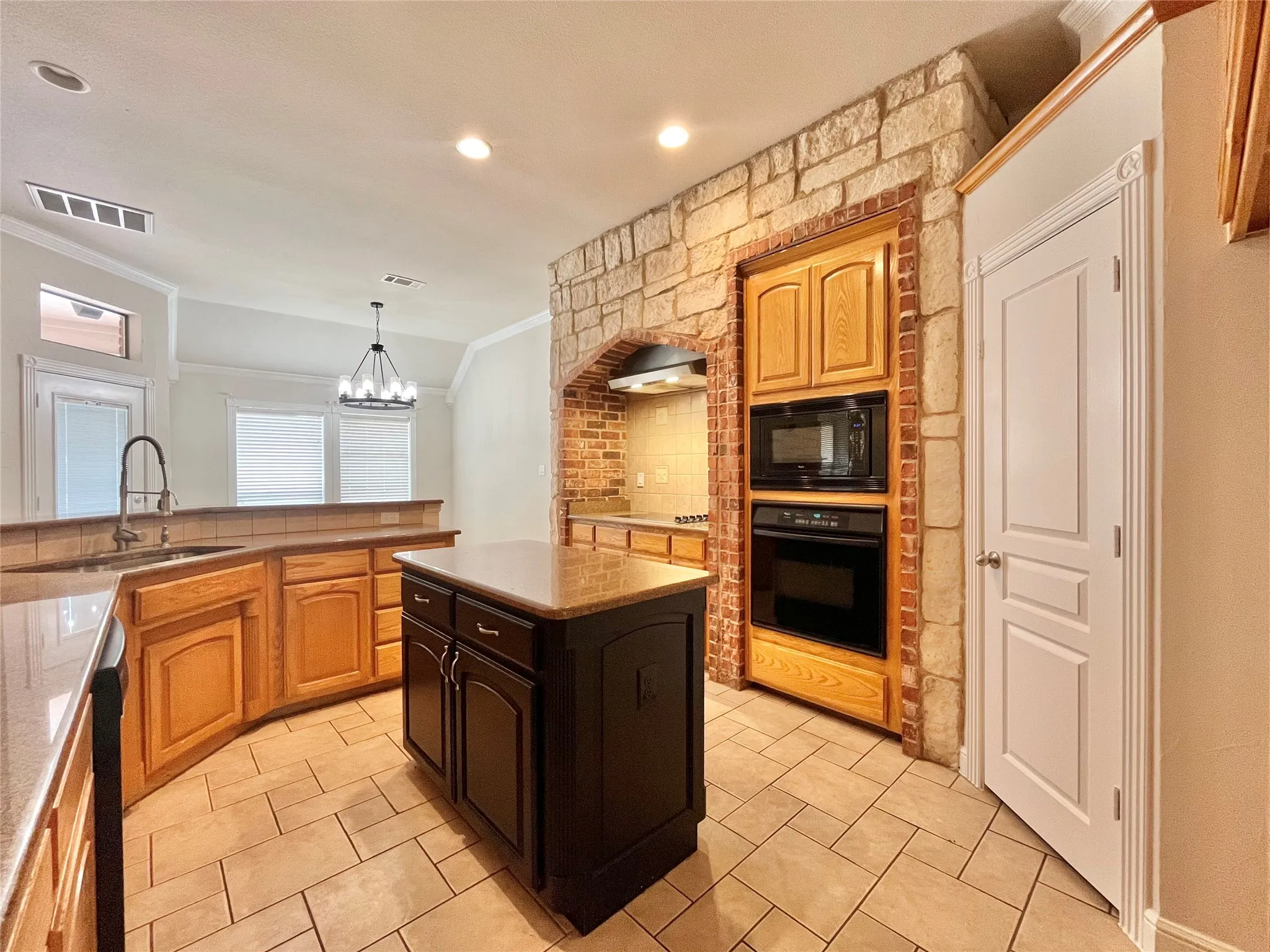 Single Family Residence For Sale in Wise County , 245 Spring Creek Court, Paradise, Texas 76073, 3 Bedroom, 3 Bathroom, 3 Garage spaces, 2,640 Sqft, built in 2001, mls#21372609, Real Estate Agent in Paradise, Homes For Sale in Wise county, Homes For Sale in Paradise, Realtor in Paradise Texas, Real Estate Brokerage Independent Realty Texas, Luminita Cordes Realtor