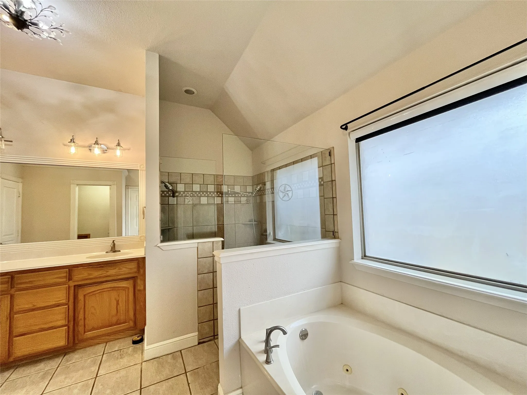 Single Family Residence For Sale in Wise County , 245 Spring Creek Court, Paradise, Texas 76073, 3 Bedroom, 3 Bathroom, 3 Garage spaces, 2,640 Sqft, built in 2001, mls#21372609, Real Estate Agent in Paradise, Homes For Sale in Wise county, Homes For Sale in Paradise, Realtor in Paradise Texas, Real Estate Brokerage Independent Realty Texas, Luminita Cordes Realtor