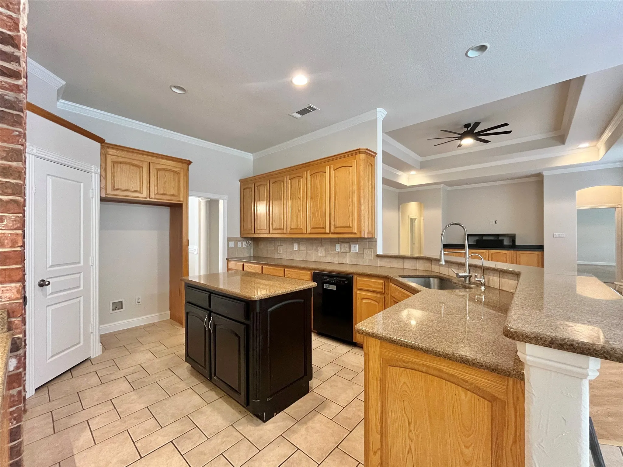 Single Family Residence For Sale in Wise County , 245 Spring Creek Court, Paradise, Texas 76073, 3 Bedroom, 3 Bathroom, 3 Garage spaces, 2,640 Sqft, built in 2001, mls#21372609, Real Estate Agent in Paradise, Homes For Sale in Wise county, Homes For Sale in Paradise, Realtor in Paradise Texas, Real Estate Brokerage Independent Realty Texas, Luminita Cordes Realtor