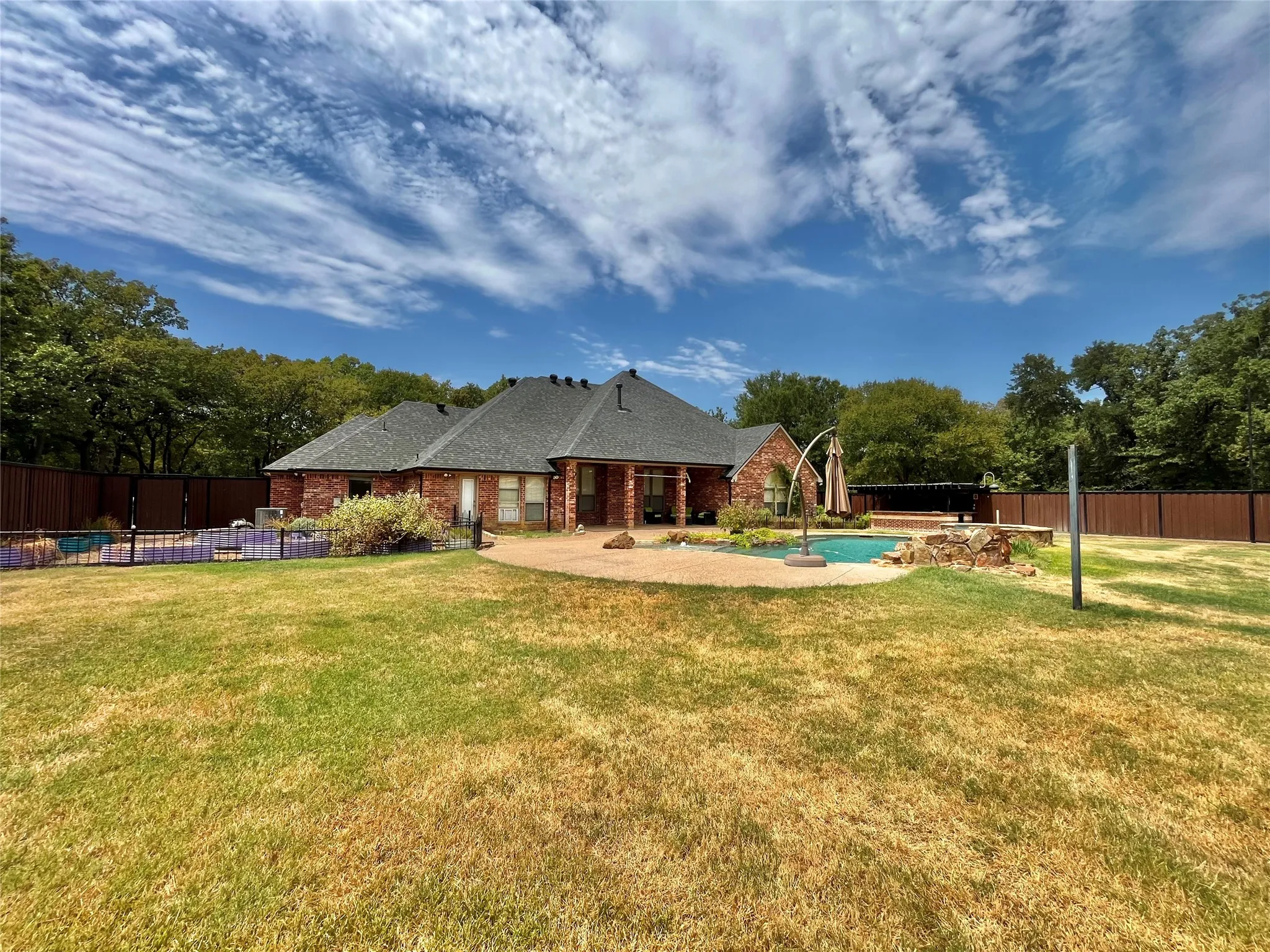 Single Family Residence For Sale in Wise County , 245 Spring Creek Court, Paradise, Texas 76073, 3 Bedroom, 3 Bathroom, 3 Garage spaces, 2,640 Sqft, built in 2001, mls#21372609, Real Estate Agent in Paradise, Homes For Sale in Wise county, Homes For Sale in Paradise, Realtor in Paradise Texas, Real Estate Brokerage Independent Realty Texas, Luminita Cordes Realtor