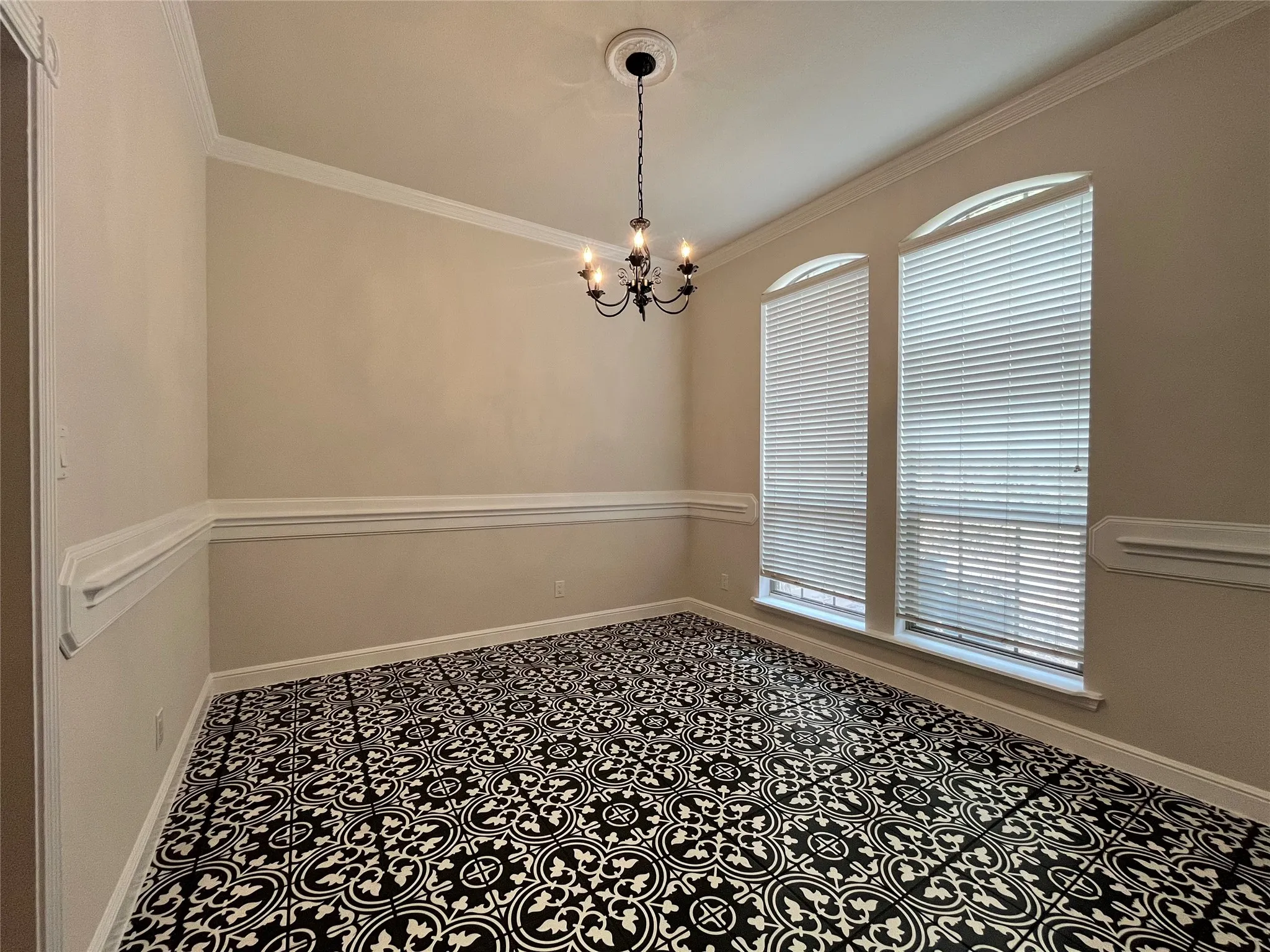 Single Family Residence For Sale in Wise County , 245 Spring Creek Court, Paradise, Texas 76073, 3 Bedroom, 3 Bathroom, 3 Garage spaces, 2,640 Sqft, built in 2001, mls#21372609, Real Estate Agent in Paradise, Homes For Sale in Wise county, Homes For Sale in Paradise, Realtor in Paradise Texas, Real Estate Brokerage Independent Realty Texas, Luminita Cordes Realtor