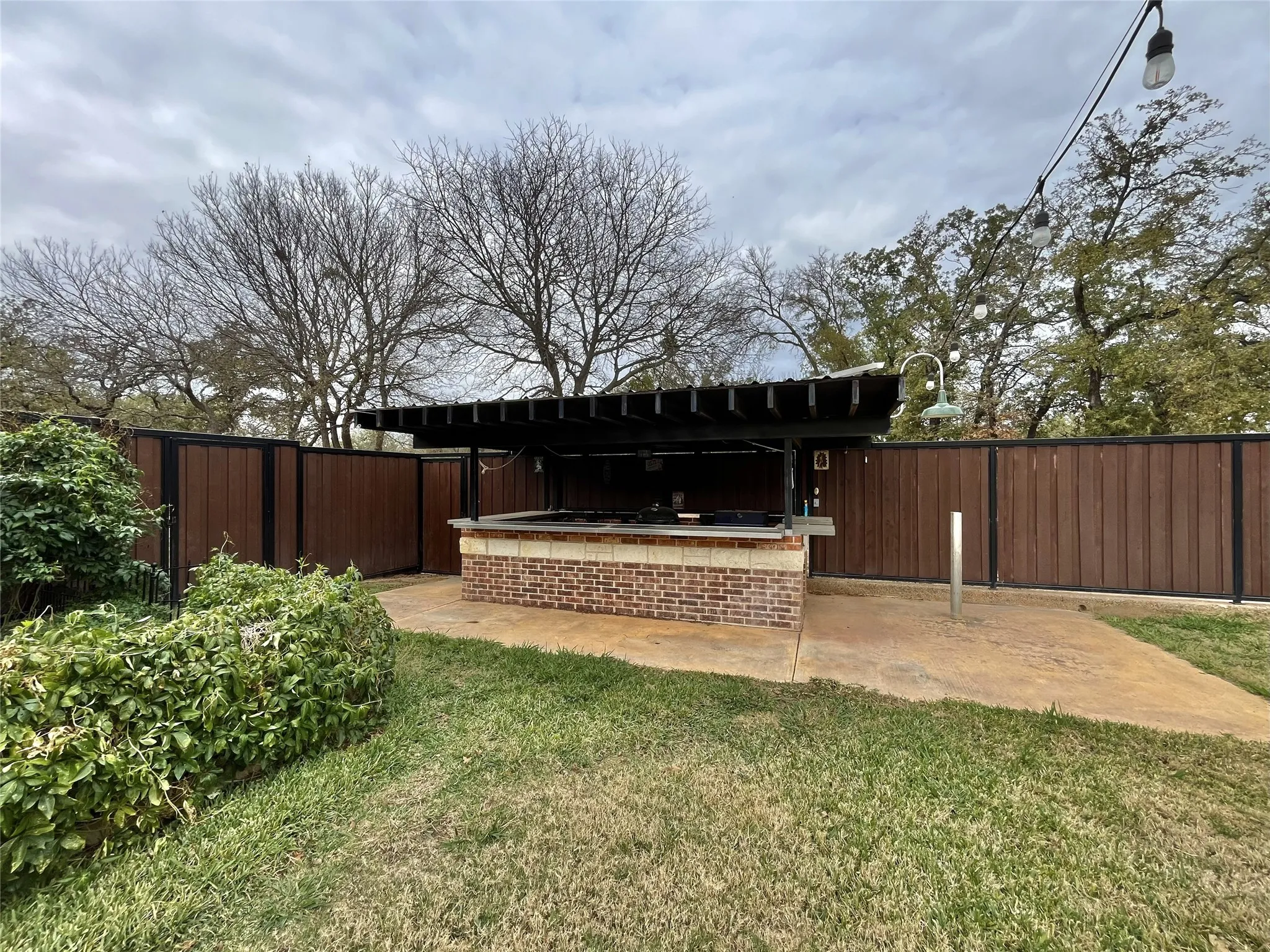 Single Family Residence For Sale in Wise County , 245 Spring Creek Court, Paradise, Texas 76073, 3 Bedroom, 3 Bathroom, 3 Garage spaces, 2,640 Sqft, built in 2001, mls#21372609, Real Estate Agent in Paradise, Homes For Sale in Wise county, Homes For Sale in Paradise, Realtor in Paradise Texas, Real Estate Brokerage Independent Realty Texas, Luminita Cordes Realtor