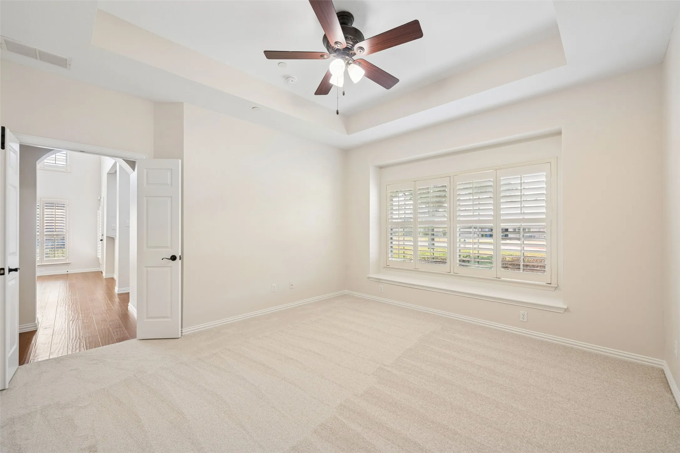 Townhouse For Sale in Collin County , 5682 Orchard Parkway, Fairview, Texas 75069, 3 Bedroom, 2 Bathroom, 2 Garage spaces, 1,698 Sqft, built in 2012, mls#21369230, Real Estate Agent in Fairview, Homes For Sale in Collin county, Homes For Sale in Fairview, Realtor in Fairview Texas, Real Estate Brokerage Independent Realty Texas, Luminita Cordes Realtor