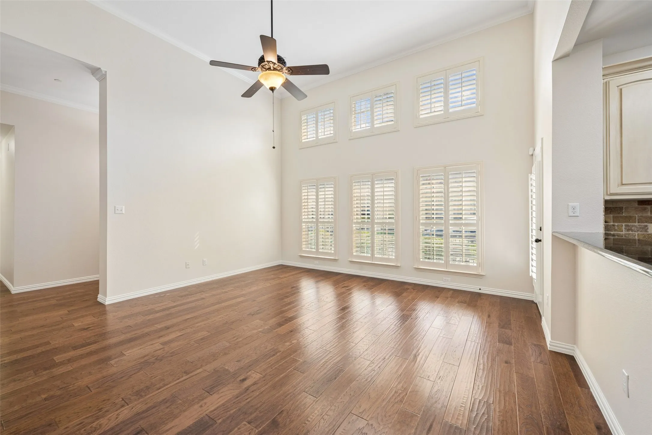 Townhouse For Sale in Collin County , 5682 Orchard Parkway, Fairview, Texas 75069, 3 Bedroom, 2 Bathroom, 2 Garage spaces, 1,698 Sqft, built in 2012, mls#21369230, Real Estate Agent in Fairview, Homes For Sale in Collin county, Homes For Sale in Fairview, Realtor in Fairview Texas, Real Estate Brokerage Independent Realty Texas, Luminita Cordes Realtor