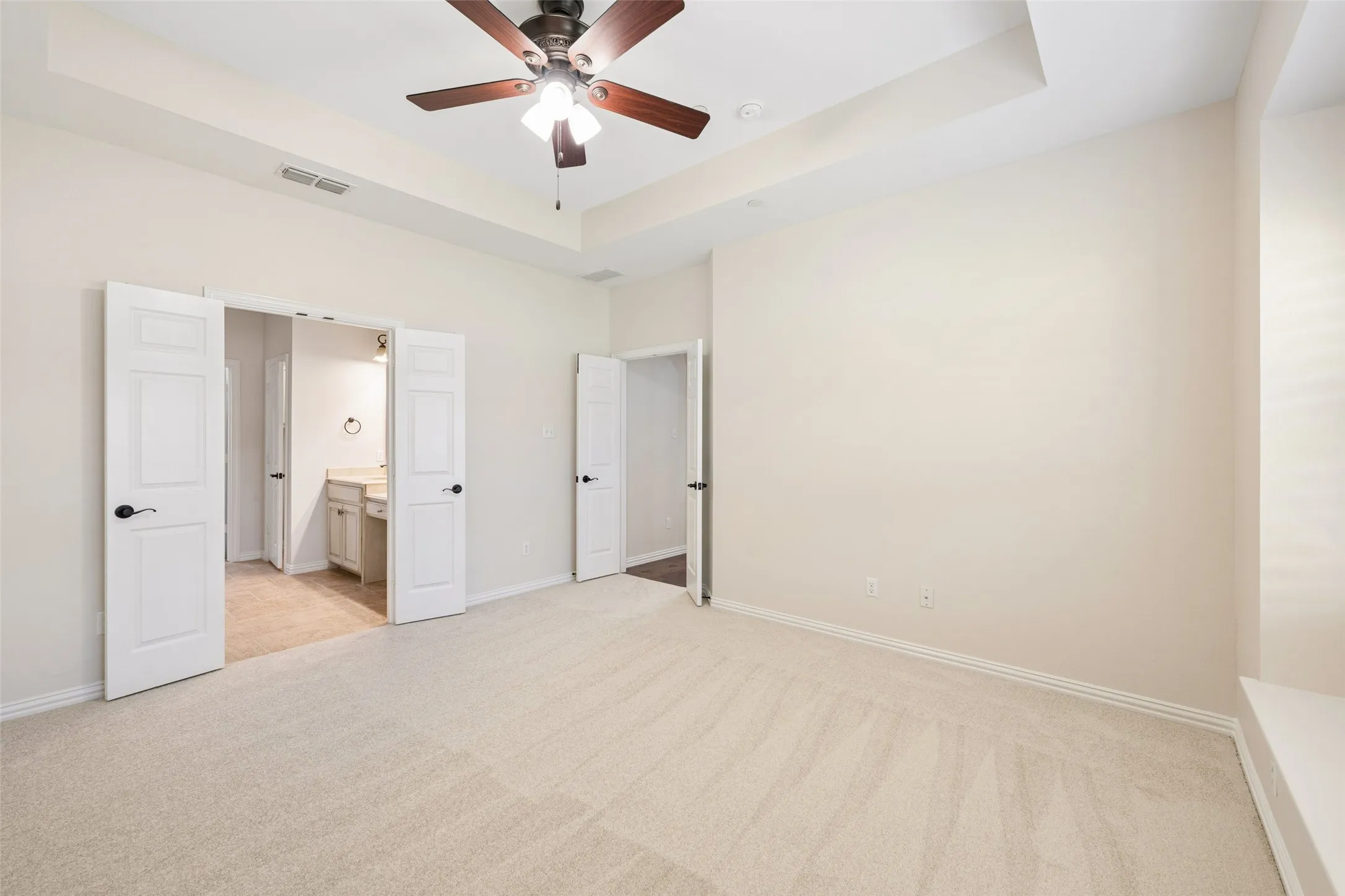 Townhouse For Sale in Collin County , 5682 Orchard Parkway, Fairview, Texas 75069, 3 Bedroom, 2 Bathroom, 2 Garage spaces, 1,698 Sqft, built in 2012, mls#21369230, Real Estate Agent in Fairview, Homes For Sale in Collin county, Homes For Sale in Fairview, Realtor in Fairview Texas, Real Estate Brokerage Independent Realty Texas, Luminita Cordes Realtor