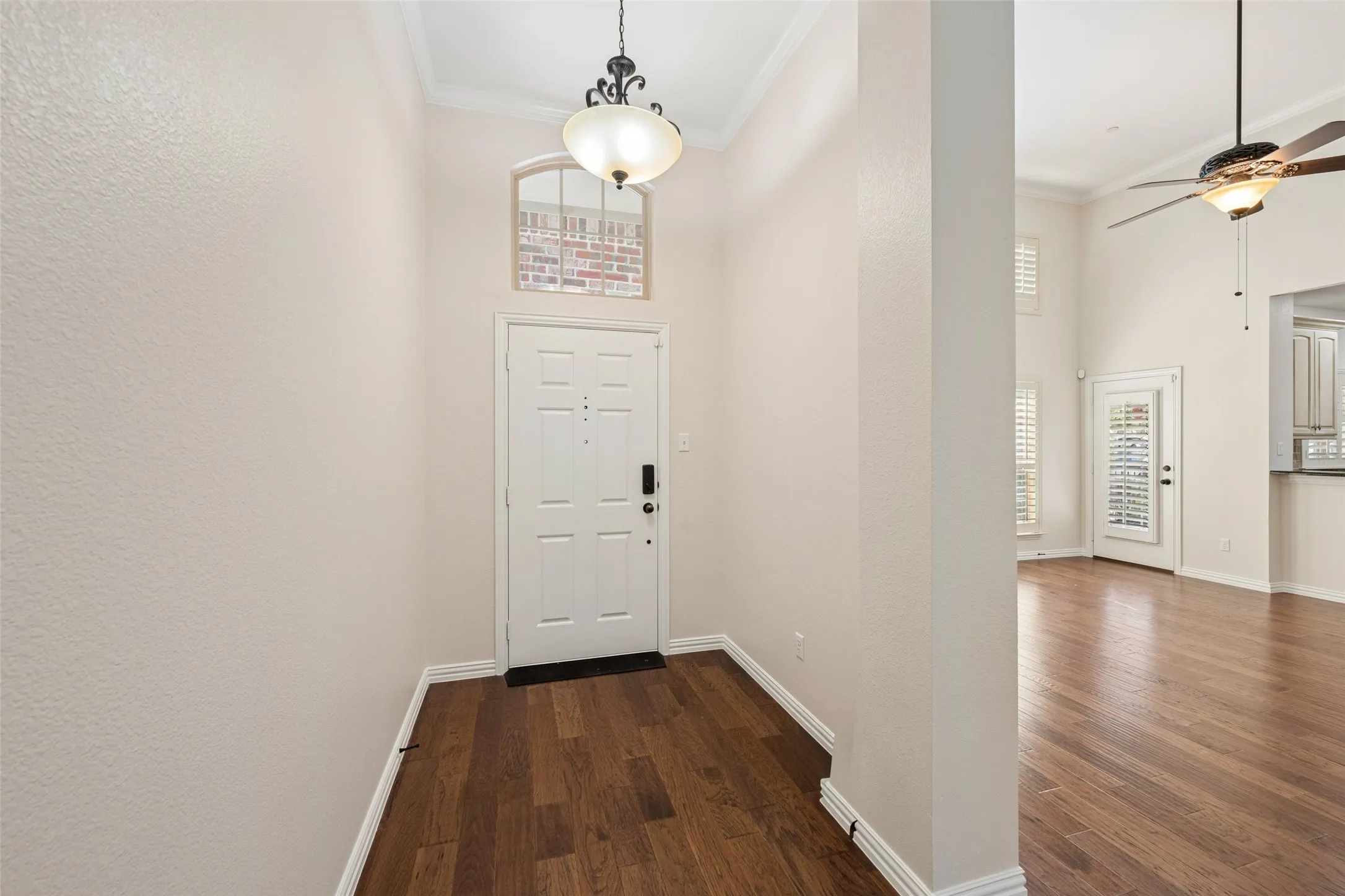 Townhouse For Sale in Collin County , 5682 Orchard Parkway, Fairview, Texas 75069, 3 Bedroom, 2 Bathroom, 2 Garage spaces, 1,698 Sqft, built in 2012, mls#21369230, Real Estate Agent in Fairview, Homes For Sale in Collin county, Homes For Sale in Fairview, Realtor in Fairview Texas, Real Estate Brokerage Independent Realty Texas, Luminita Cordes Realtor