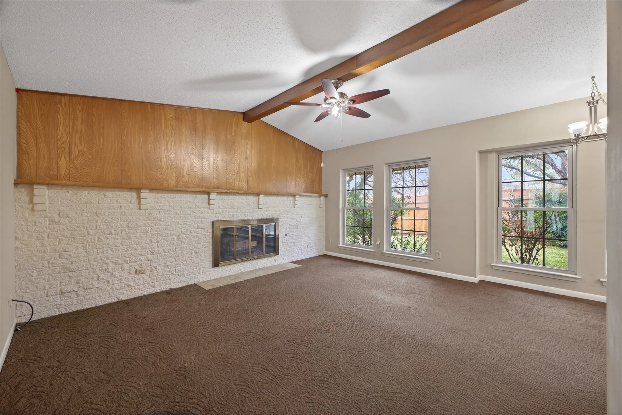 Single Family Residence For Rent in Dallas County , 2801 Vancouver Street, Irving, Texas 75062, 4 Bedroom, 3 Bathroom, 2 Garage spaces, 1,956 Sqft, built in 1966, mls#21374883, Real Estate Agent in Irving, Homes For Rent in Dallas county, Homes For Rent in Irving, Realtor in Irving Texas, Real Estate Brokerage Independent Realty Texas, Luminita Cordes Realtor