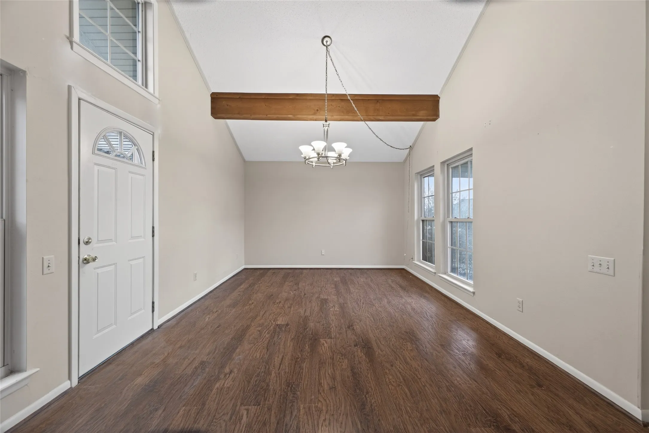 Single Family Residence For Rent in Dallas County , 2801 Vancouver Street, Irving, Texas 75062, 4 Bedroom, 3 Bathroom, 2 Garage spaces, 1,956 Sqft, built in 1966, mls#21374883, Real Estate Agent in Irving, Homes For Rent in Dallas county, Homes For Rent in Irving, Realtor in Irving Texas, Real Estate Brokerage Independent Realty Texas, Luminita Cordes Realtor