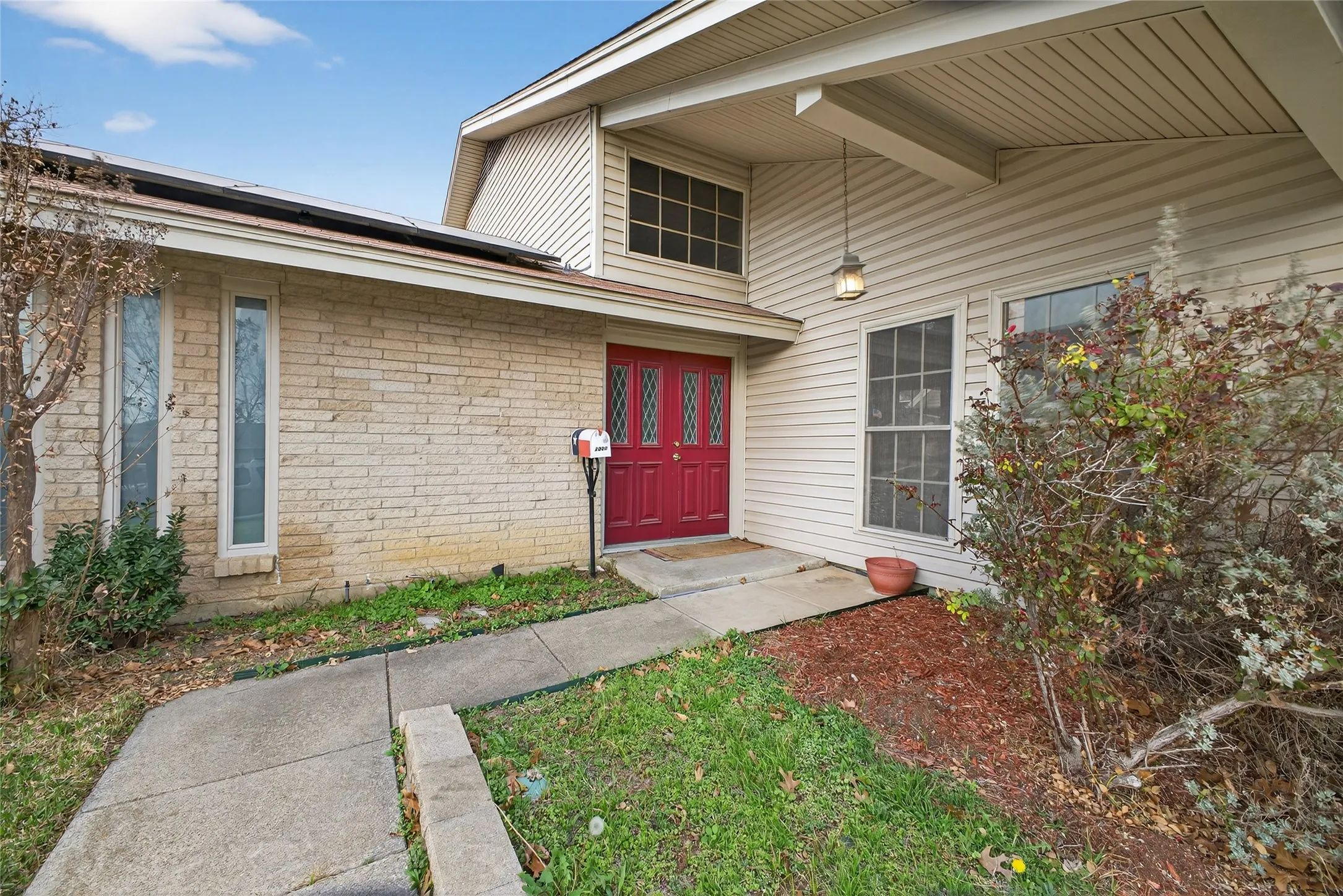Single Family Residence For Rent in Dallas County , 2801 Vancouver Street, Irving, Texas 75062, 4 Bedroom, 3 Bathroom, 2 Garage spaces, 1,956 Sqft, built in 1966, mls#21374883, Real Estate Agent in Irving, Homes For Rent in Dallas county, Homes For Rent in Irving, Realtor in Irving Texas, Real Estate Brokerage Independent Realty Texas, Luminita Cordes Realtor
