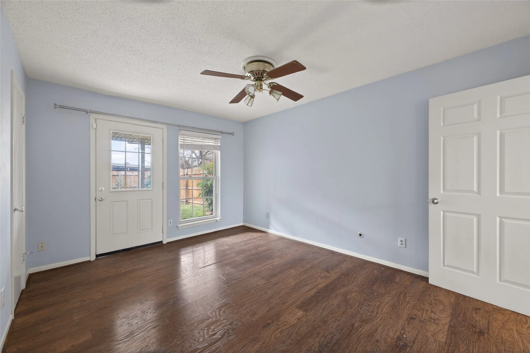 Single Family Residence For Rent in Dallas County , 2801 Vancouver Street, Irving, Texas 75062, 4 Bedroom, 3 Bathroom, 2 Garage spaces, 1,956 Sqft, built in 1966, mls#21374883, Real Estate Agent in Irving, Homes For Rent in Dallas county, Homes For Rent in Irving, Realtor in Irving Texas, Real Estate Brokerage Independent Realty Texas, Luminita Cordes Realtor