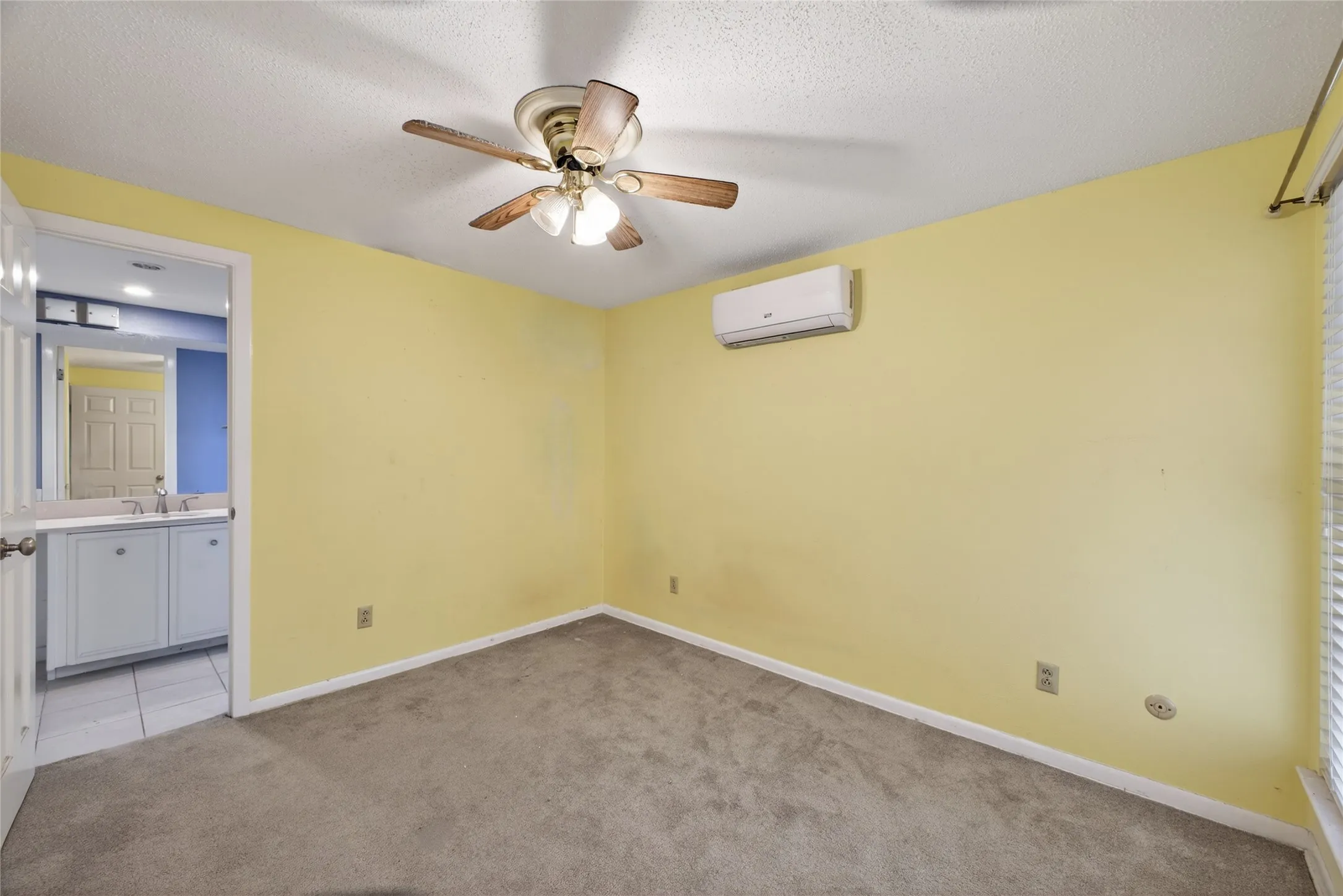 Single Family Residence For Rent in Dallas County , 2801 Vancouver Street, Irving, Texas 75062, 4 Bedroom, 3 Bathroom, 2 Garage spaces, 1,956 Sqft, built in 1966, mls#21374883, Real Estate Agent in Irving, Homes For Rent in Dallas county, Homes For Rent in Irving, Realtor in Irving Texas, Real Estate Brokerage Independent Realty Texas, Luminita Cordes Realtor