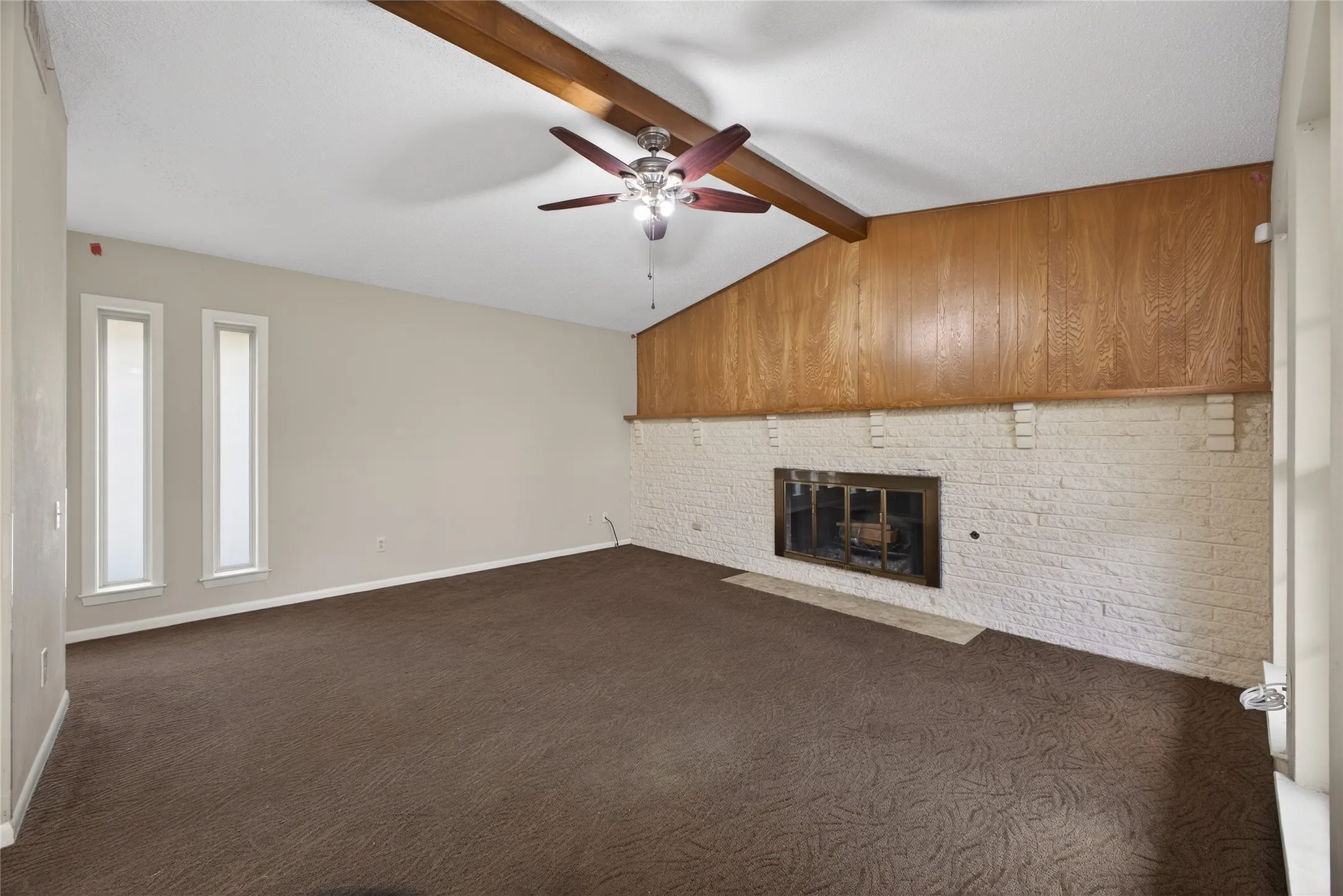 Single Family Residence For Rent in Dallas County , 2801 Vancouver Street, Irving, Texas 75062, 4 Bedroom, 3 Bathroom, 2 Garage spaces, 1,956 Sqft, built in 1966, mls#21374883, Real Estate Agent in Irving, Homes For Rent in Dallas county, Homes For Rent in Irving, Realtor in Irving Texas, Real Estate Brokerage Independent Realty Texas, Luminita Cordes Realtor