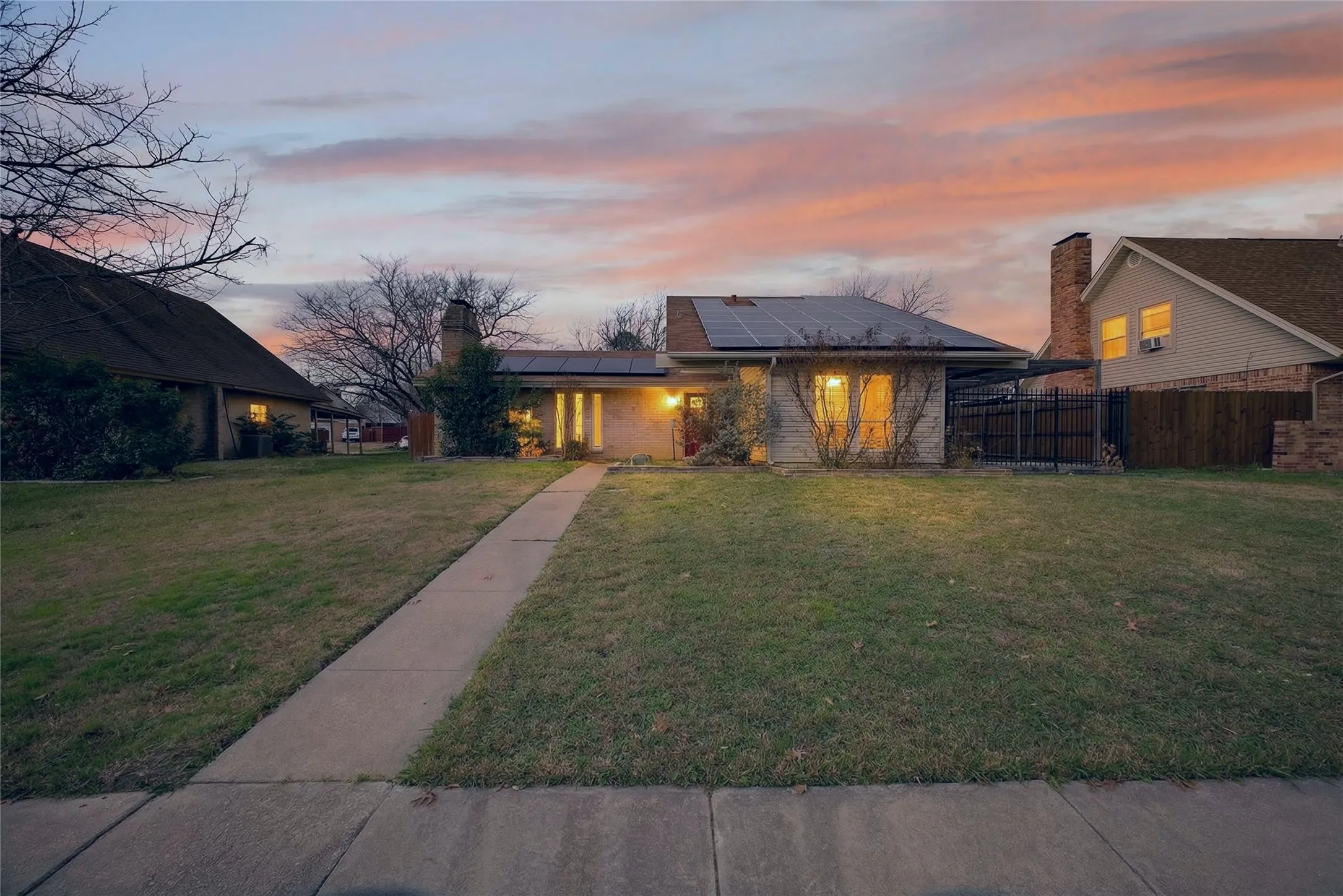 Single Family Residence For Rent in Dallas County , 2801 Vancouver Street, Irving, Texas 75062, 4 Bedroom, 3 Bathroom, 2 Garage spaces, 1,956 Sqft, built in 1966, mls#21374883, Real Estate Agent in Irving, Homes For Rent in Dallas county, Homes For Rent in Irving, Realtor in Irving Texas, Real Estate Brokerage Independent Realty Texas, Luminita Cordes Realtor
