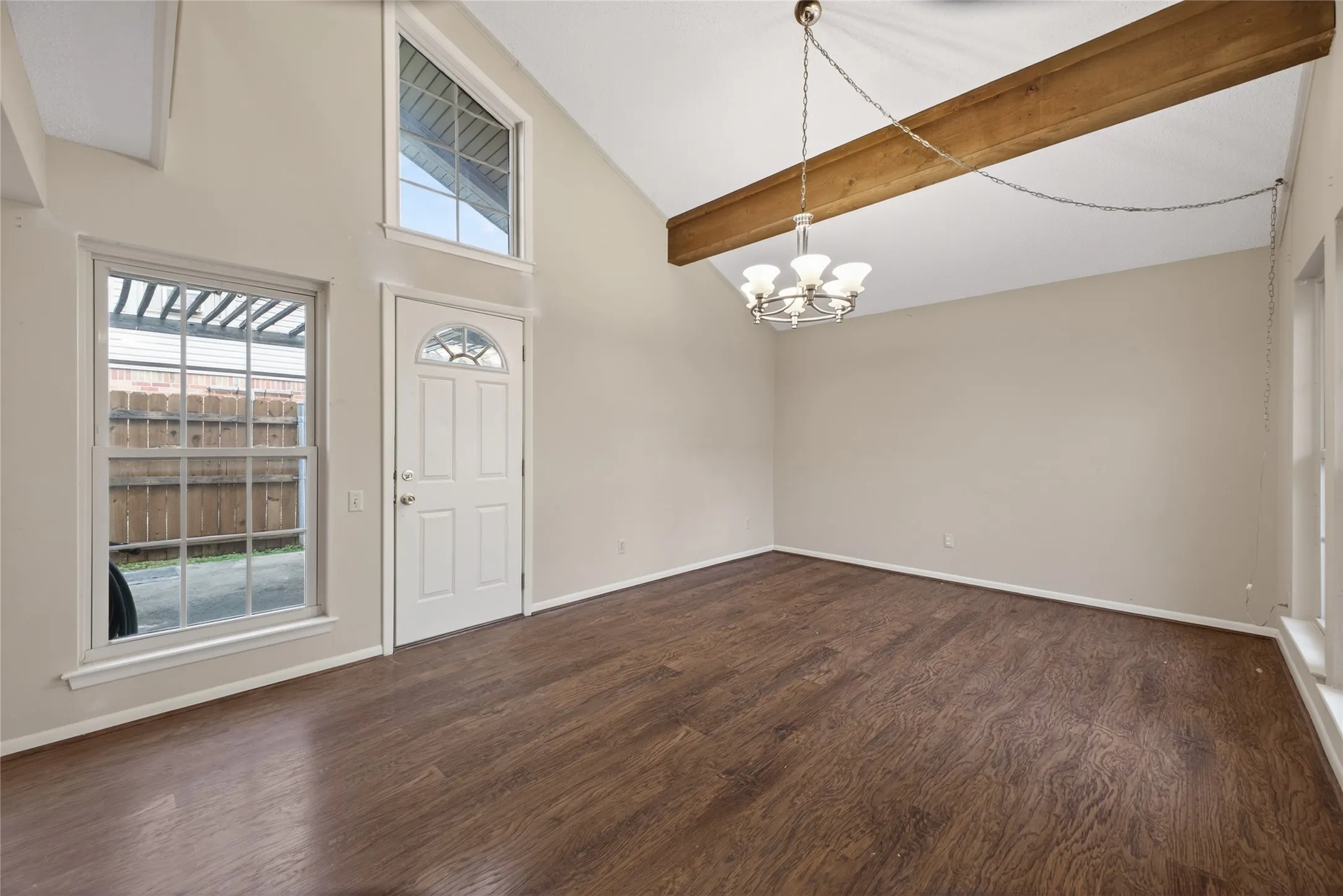 Single Family Residence For Rent in Dallas County , 2801 Vancouver Street, Irving, Texas 75062, 4 Bedroom, 3 Bathroom, 2 Garage spaces, 1,956 Sqft, built in 1966, mls#21374883, Real Estate Agent in Irving, Homes For Rent in Dallas county, Homes For Rent in Irving, Realtor in Irving Texas, Real Estate Brokerage Independent Realty Texas, Luminita Cordes Realtor