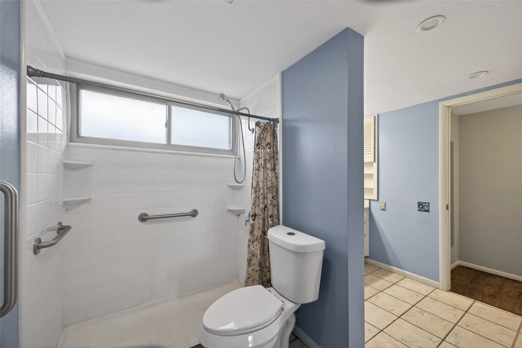 Single Family Residence For Rent in Dallas County , 2801 Vancouver Street, Irving, Texas 75062, 4 Bedroom, 3 Bathroom, 2 Garage spaces, 1,956 Sqft, built in 1966, mls#21374883, Real Estate Agent in Irving, Homes For Rent in Dallas county, Homes For Rent in Irving, Realtor in Irving Texas, Real Estate Brokerage Independent Realty Texas, Luminita Cordes Realtor