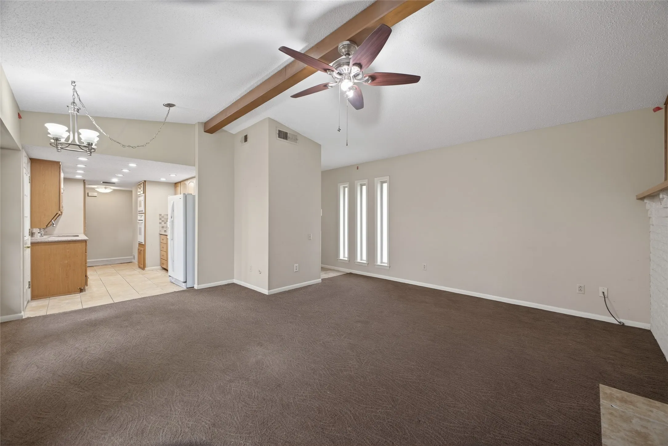 Single Family Residence For Rent in Dallas County , 2801 Vancouver Street, Irving, Texas 75062, 4 Bedroom, 3 Bathroom, 2 Garage spaces, 1,956 Sqft, built in 1966, mls#21374883, Real Estate Agent in Irving, Homes For Rent in Dallas county, Homes For Rent in Irving, Realtor in Irving Texas, Real Estate Brokerage Independent Realty Texas, Luminita Cordes Realtor