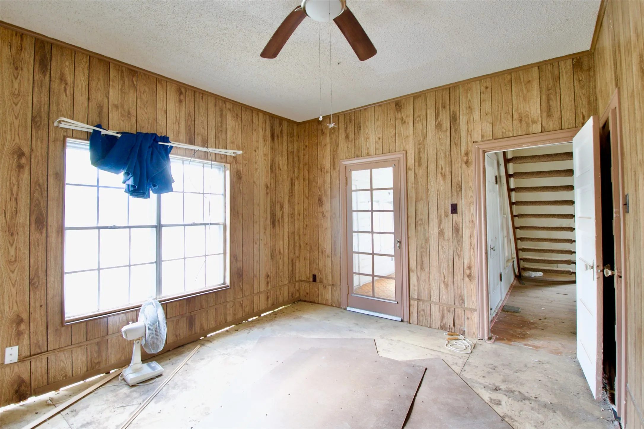 Single Family Residence For Sale in Limestone County , 1202 Tyler, Thornton, Texas 76687, 3 Bedroom, 3 Bathroom, Garage spaces, 2,500 Sqft, built in 1929, mls#21373974, Real Estate Agent in Thornton, Homes For Sale in Limestone county, Homes For Sale in Thornton, Realtor in Thornton Texas, Real Estate Brokerage Independent Realty Texas, Luminita Cordes Realtor