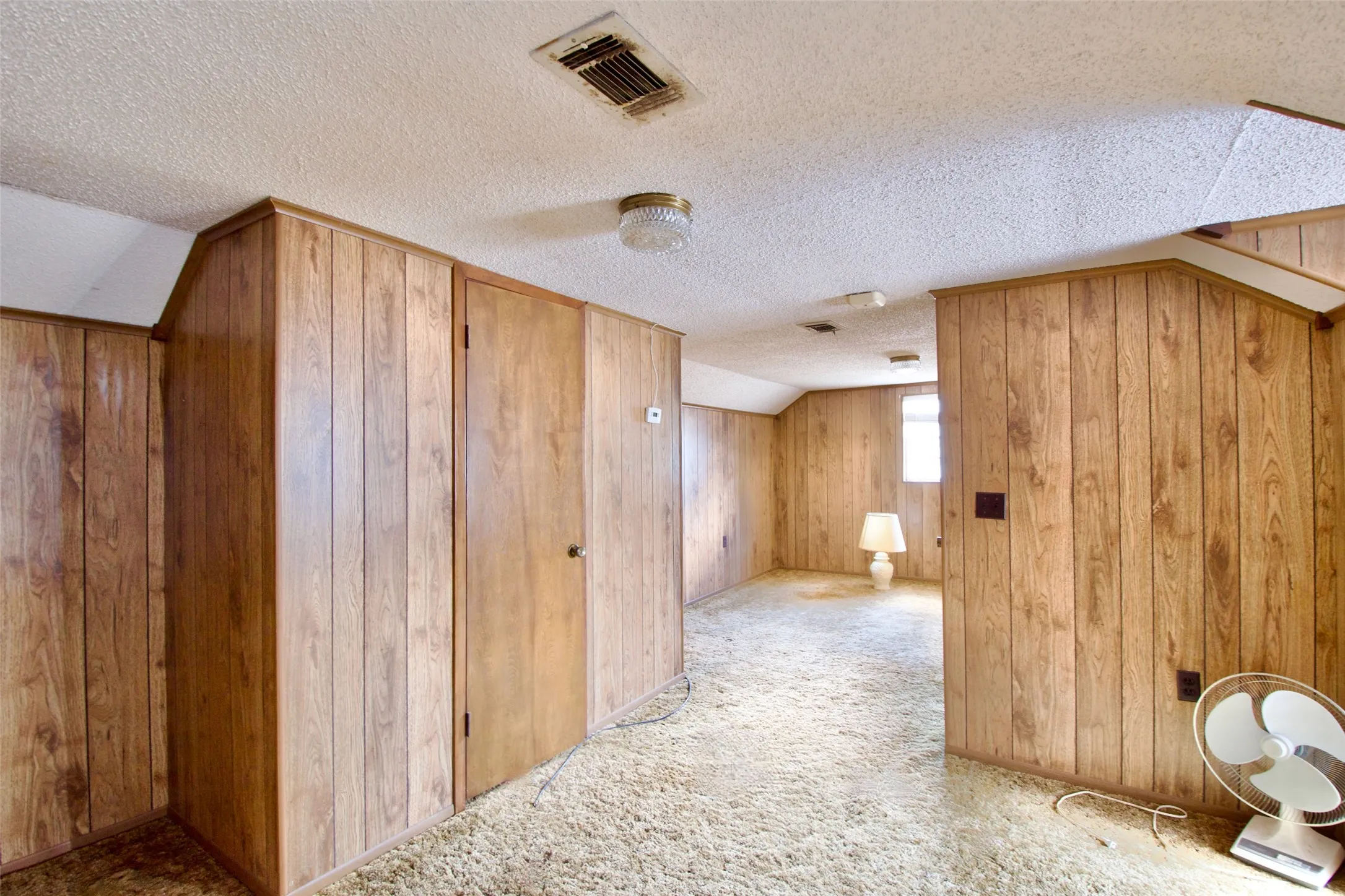 Single Family Residence For Sale in Limestone County , 1202 Tyler, Thornton, Texas 76687, 3 Bedroom, 3 Bathroom, Garage spaces, 2,500 Sqft, built in 1929, mls#21373974, Real Estate Agent in Thornton, Homes For Sale in Limestone county, Homes For Sale in Thornton, Realtor in Thornton Texas, Real Estate Brokerage Independent Realty Texas, Luminita Cordes Realtor