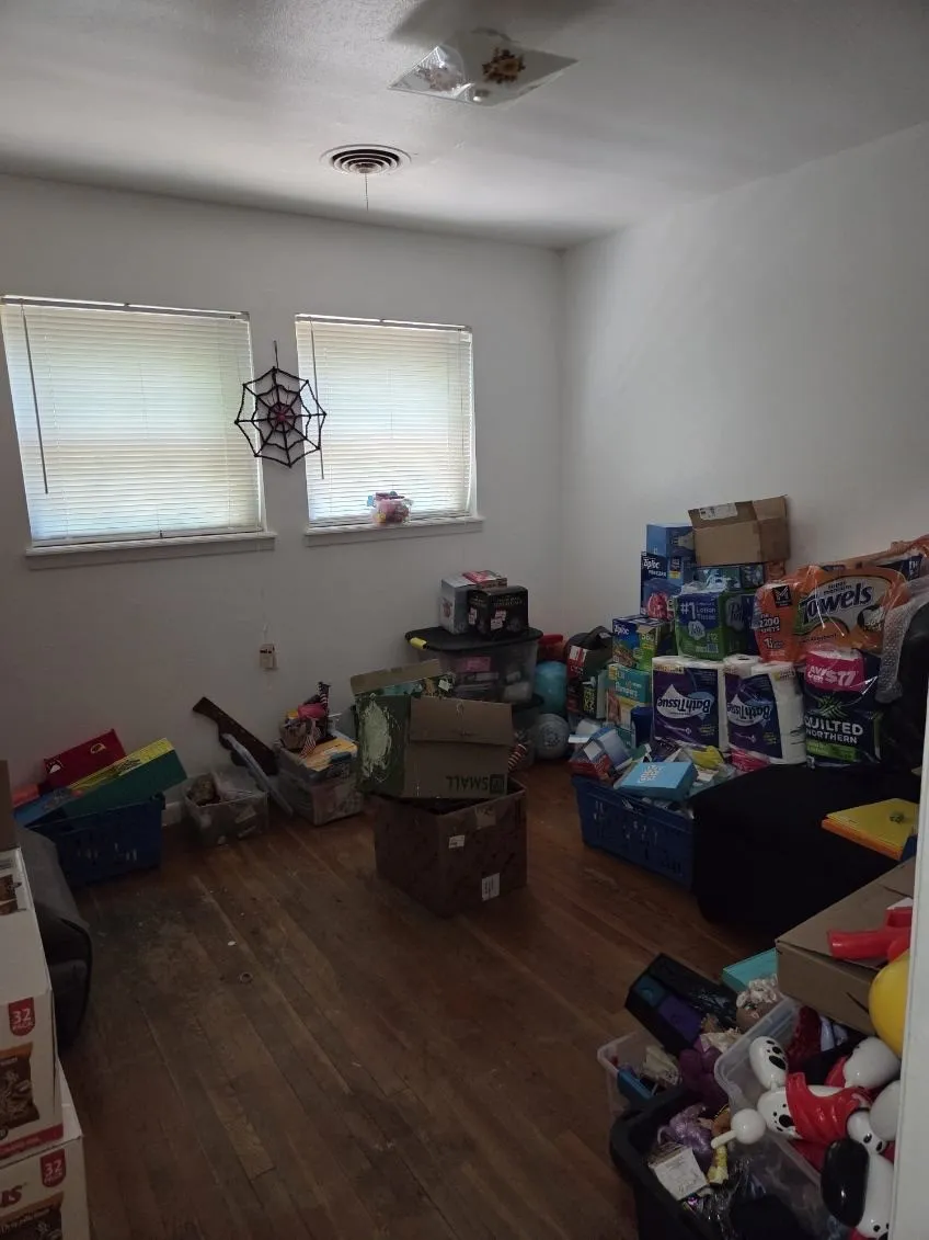 Single Family Residence For Sale in Wichita County , 1624 Andrews Drive, Wichita Falls, Texas 76301, 3 Bedroom, 2 Bathroom, 1 Garage spaces, 1,353 Sqft, built in 1968, mls#21373311, Real Estate Agent in Wichita Falls, Homes For Sale in Wichita county, Homes For Sale in Wichita Falls, Realtor in Wichita Falls Texas, Real Estate Brokerage Independent Realty Texas, Luminita Cordes Realtor
